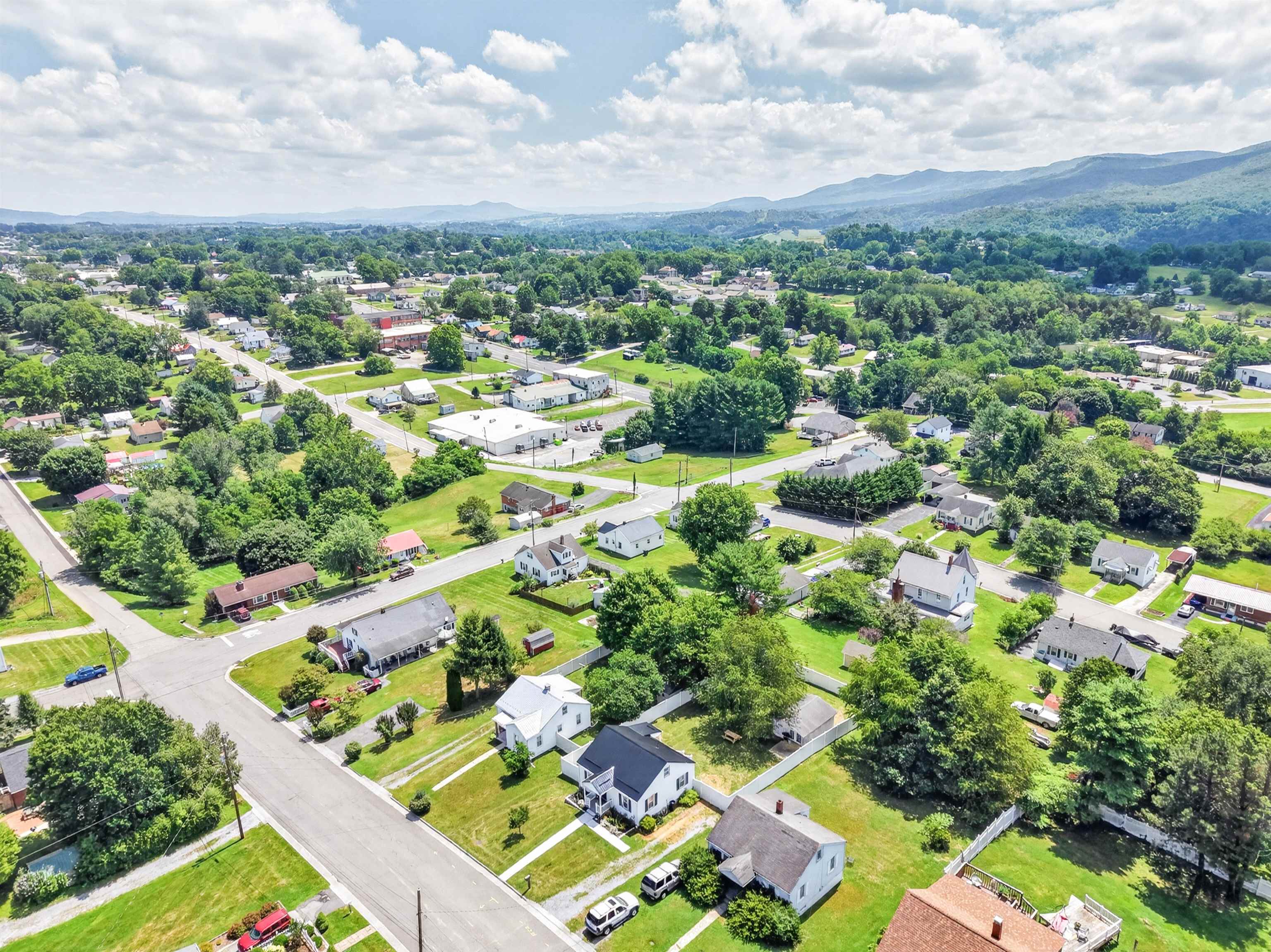 1445 W North Street Wytheville VA 24382