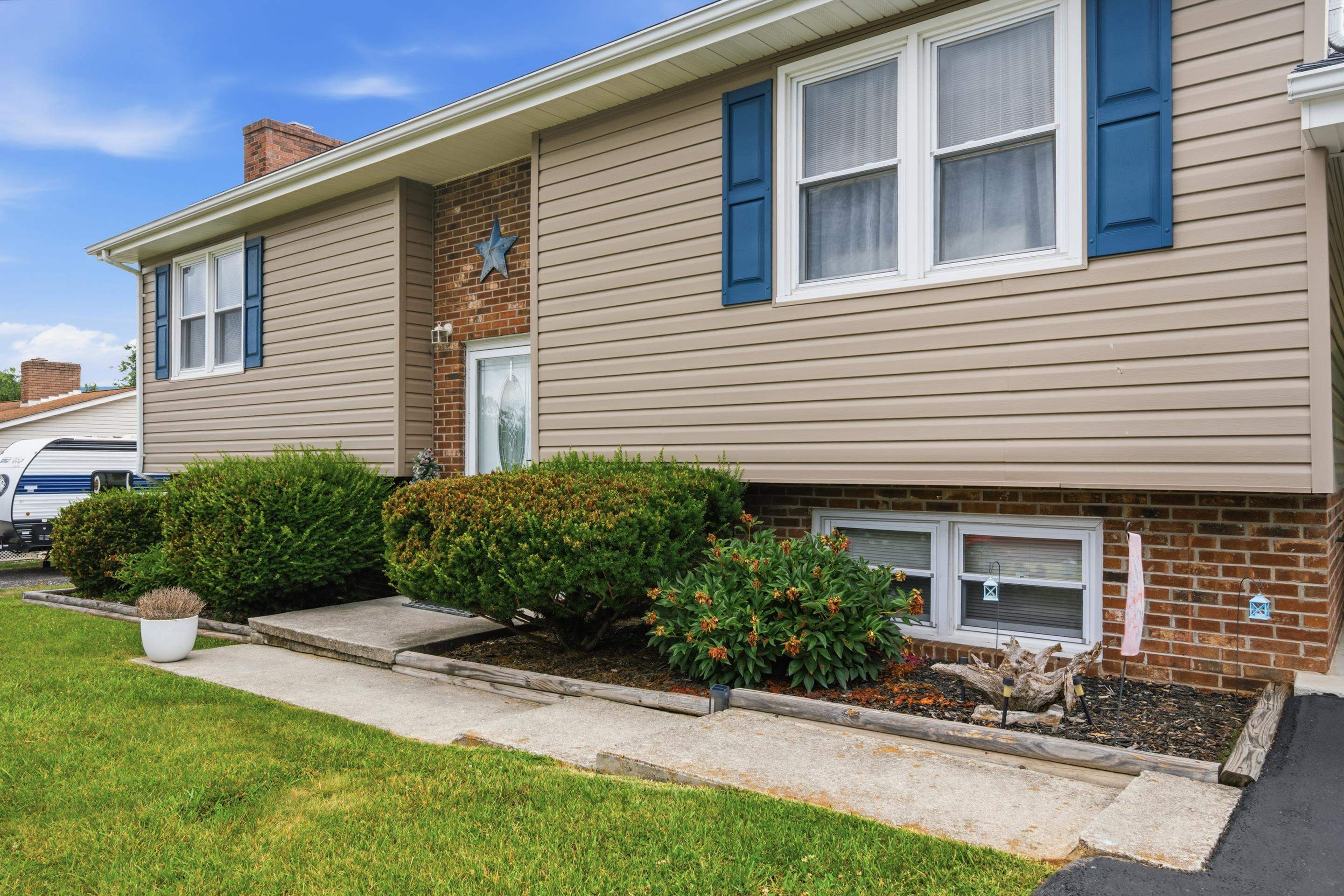 111 Caudill Street Pearisburg VA 24134