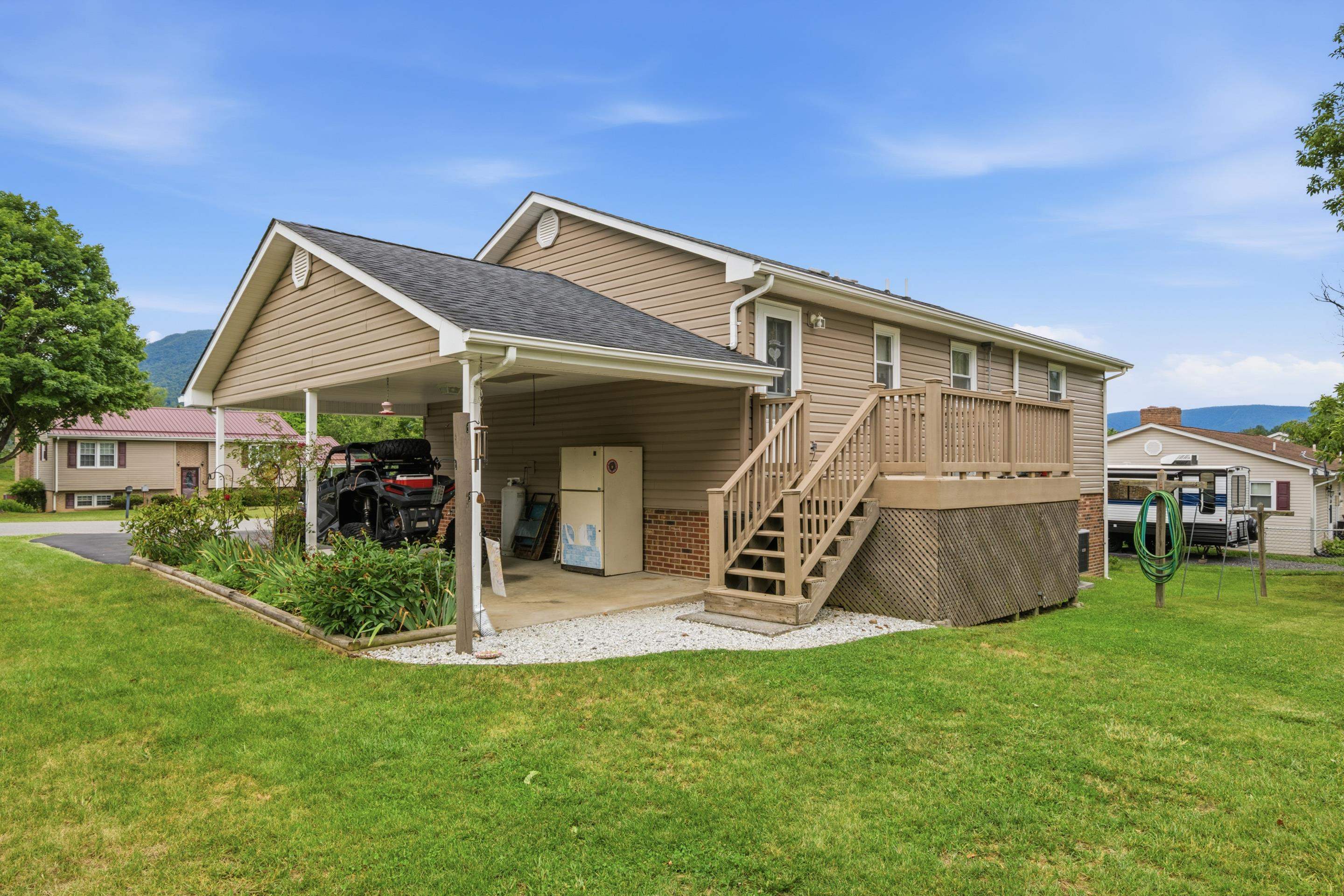 111 Caudill Street Pearisburg VA 24134