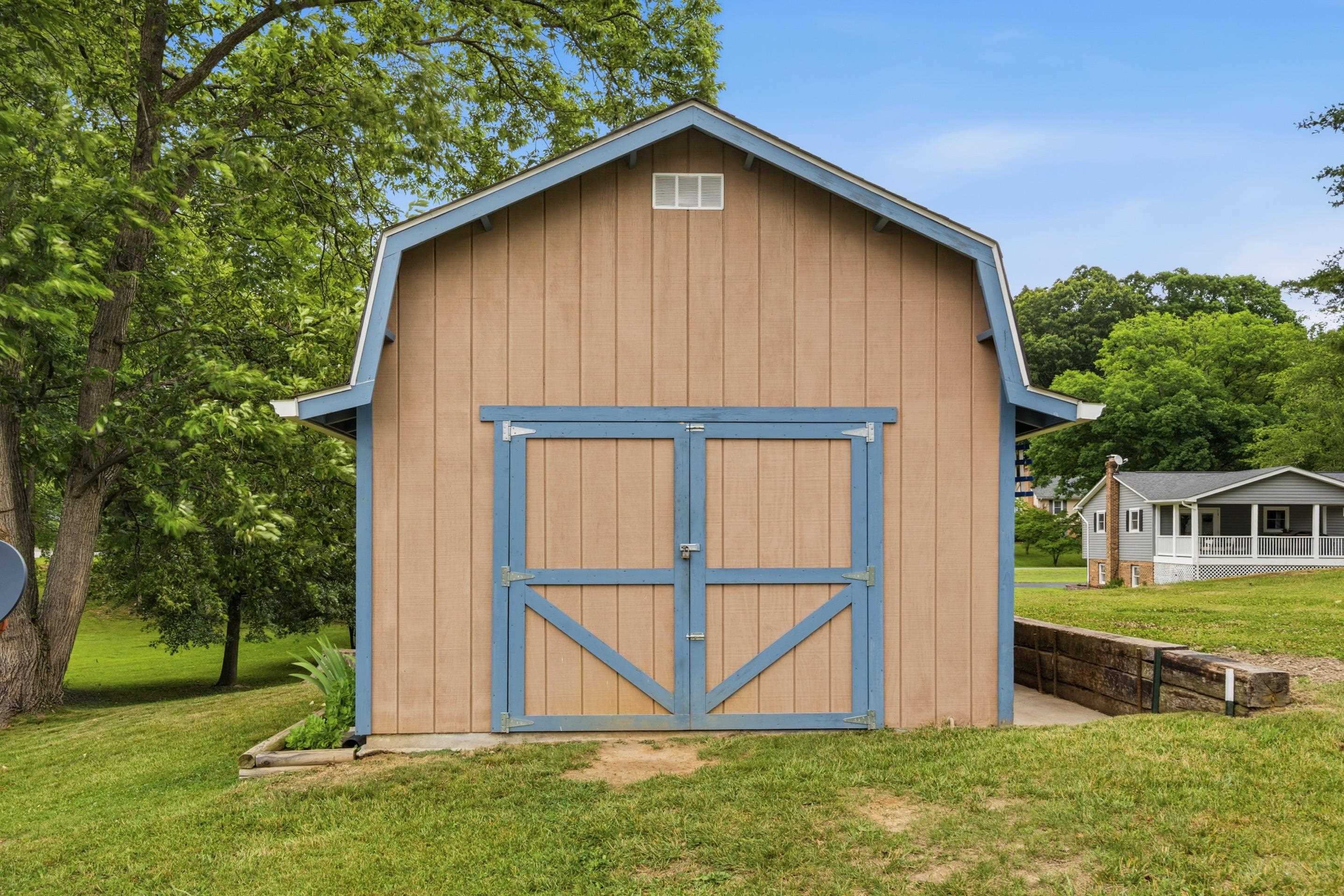 111 Caudill Street Pearisburg VA 24134