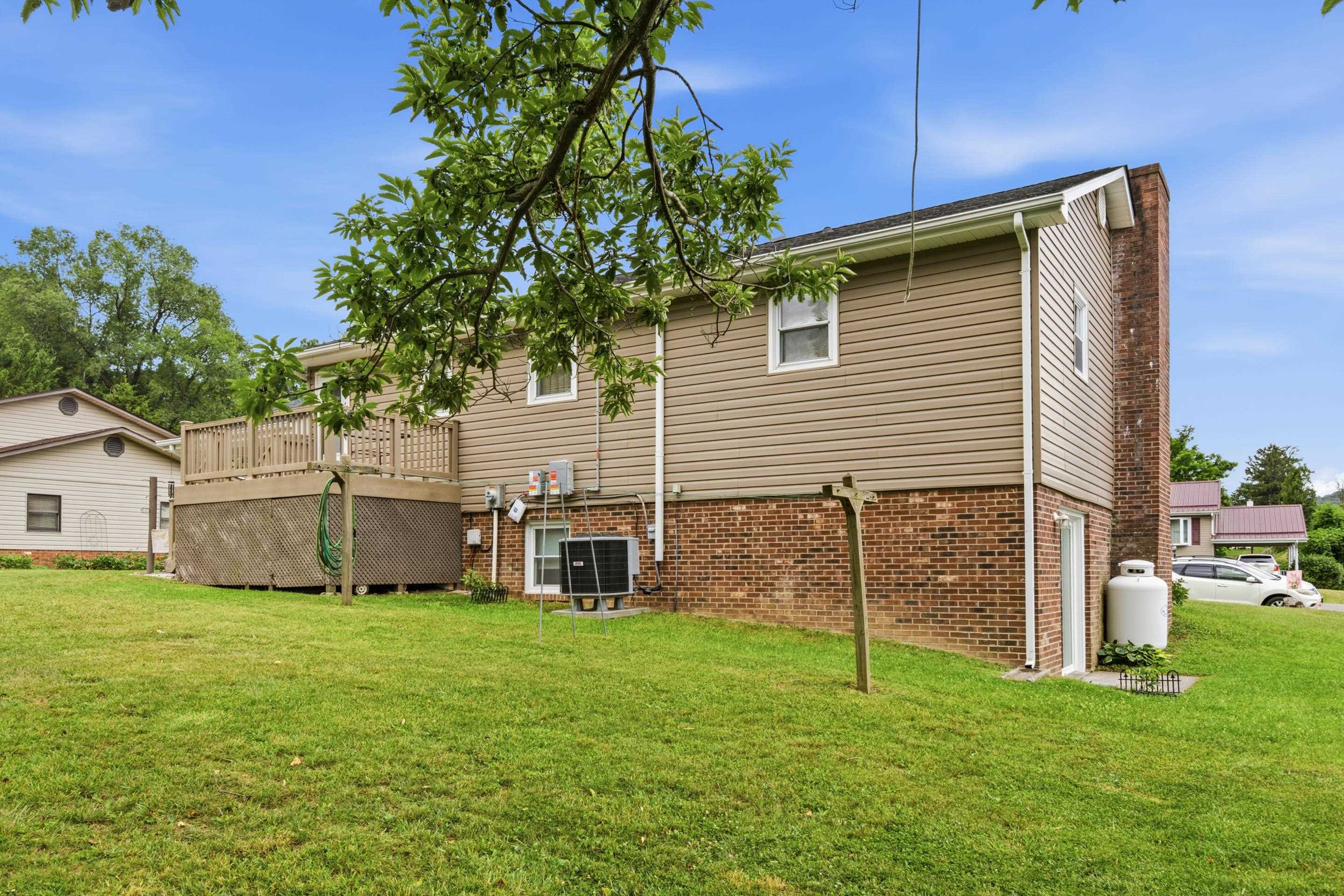 111 Caudill Street Pearisburg VA 24134