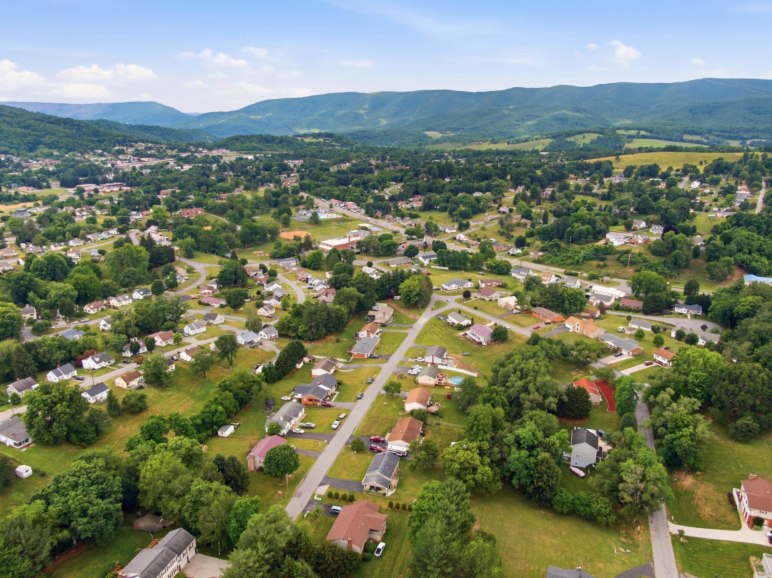 111 Caudill Street Pearisburg VA 24134