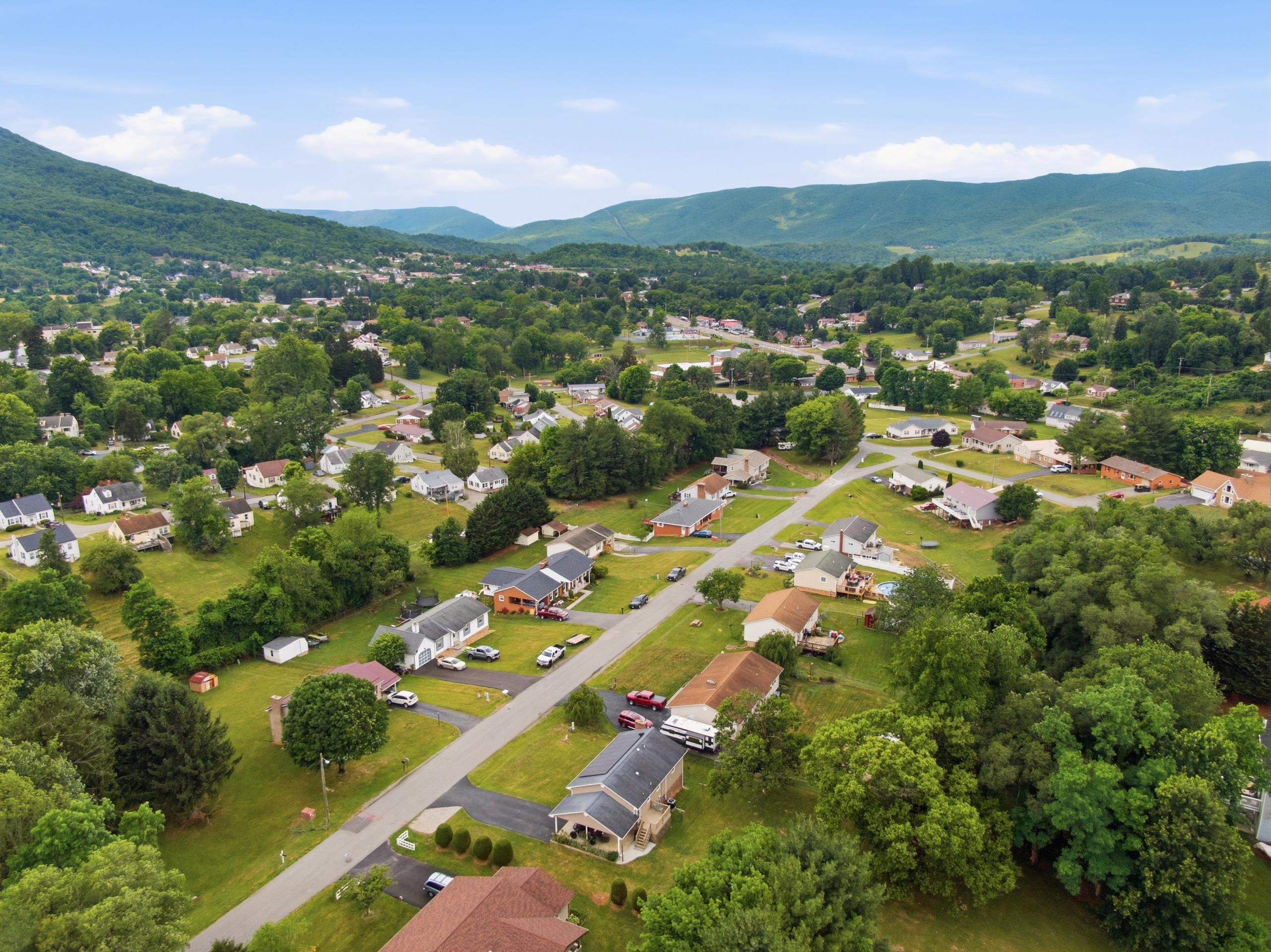111 Caudill Street Pearisburg VA 24134