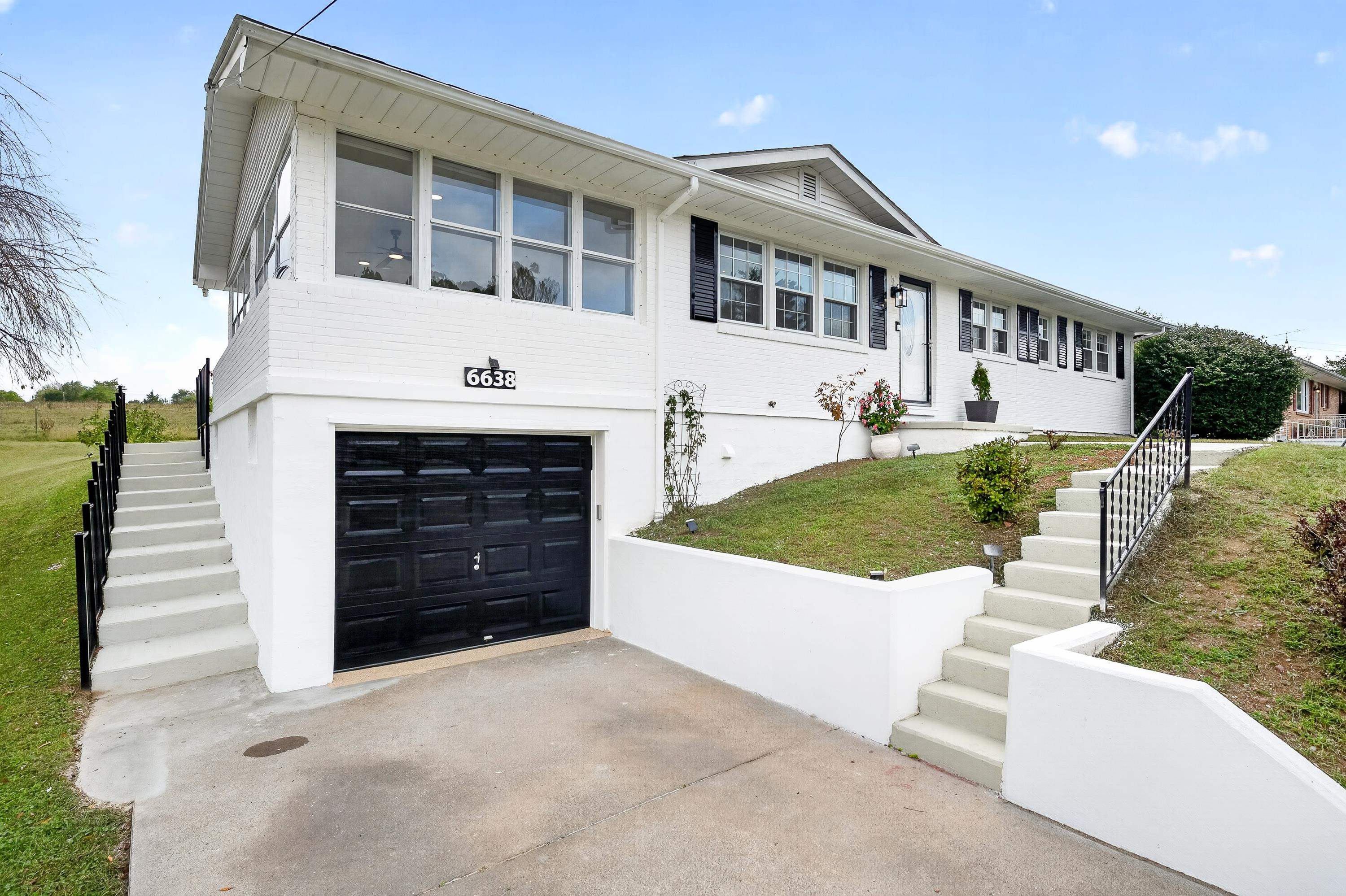 6638 Riverview Drive Fairlawn VA 24141