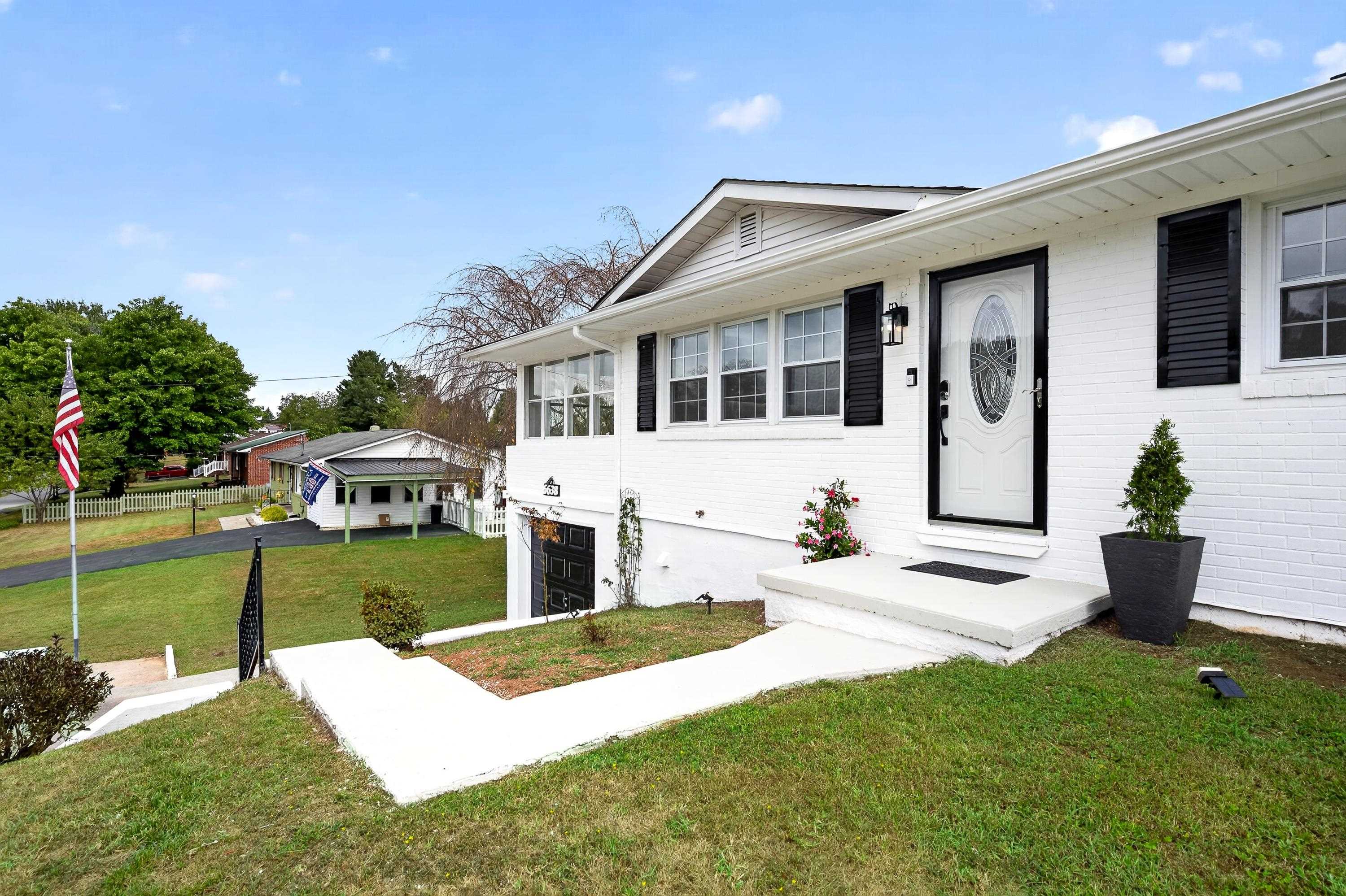 6638 Riverview Drive Fairlawn VA 24141