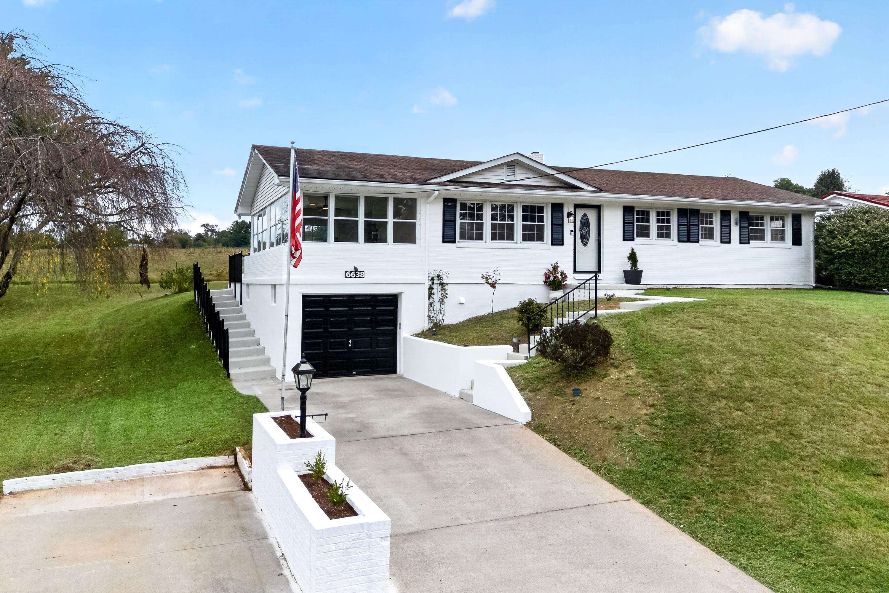 6638 Riverview Drive Fairlawn VA 24141