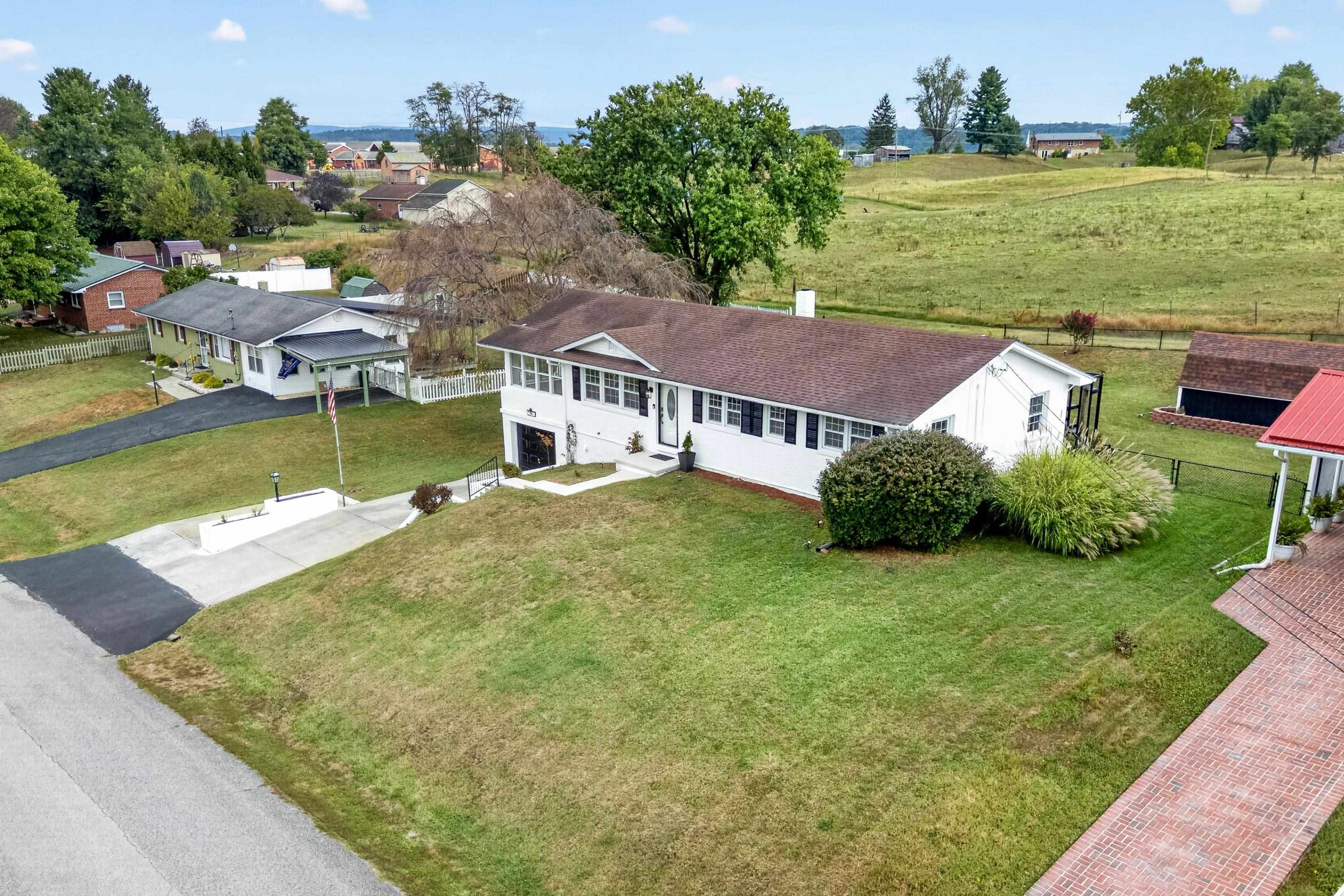 6638 Riverview Drive Fairlawn VA 24141
