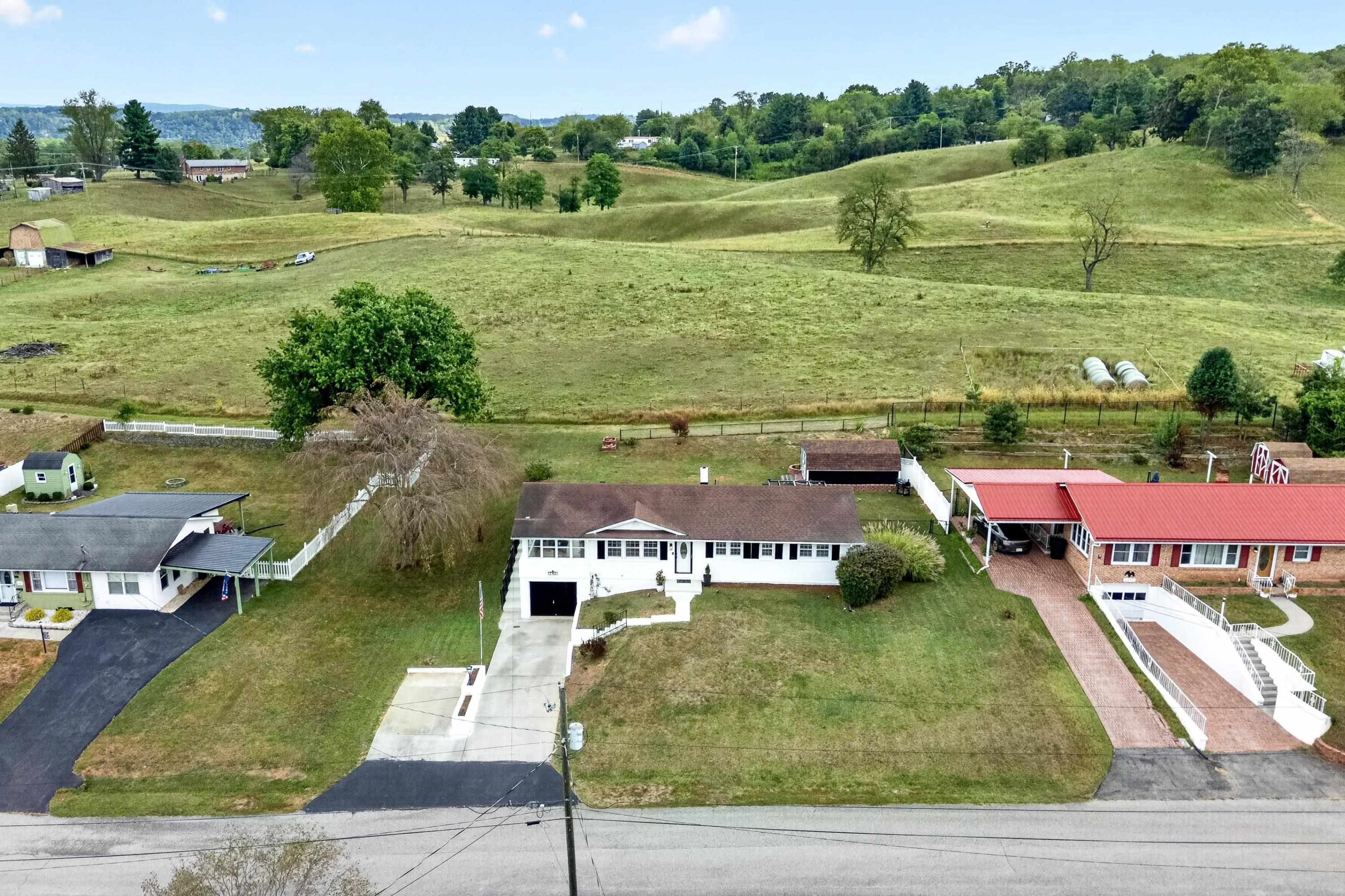 6638 Riverview Drive Fairlawn VA 24141