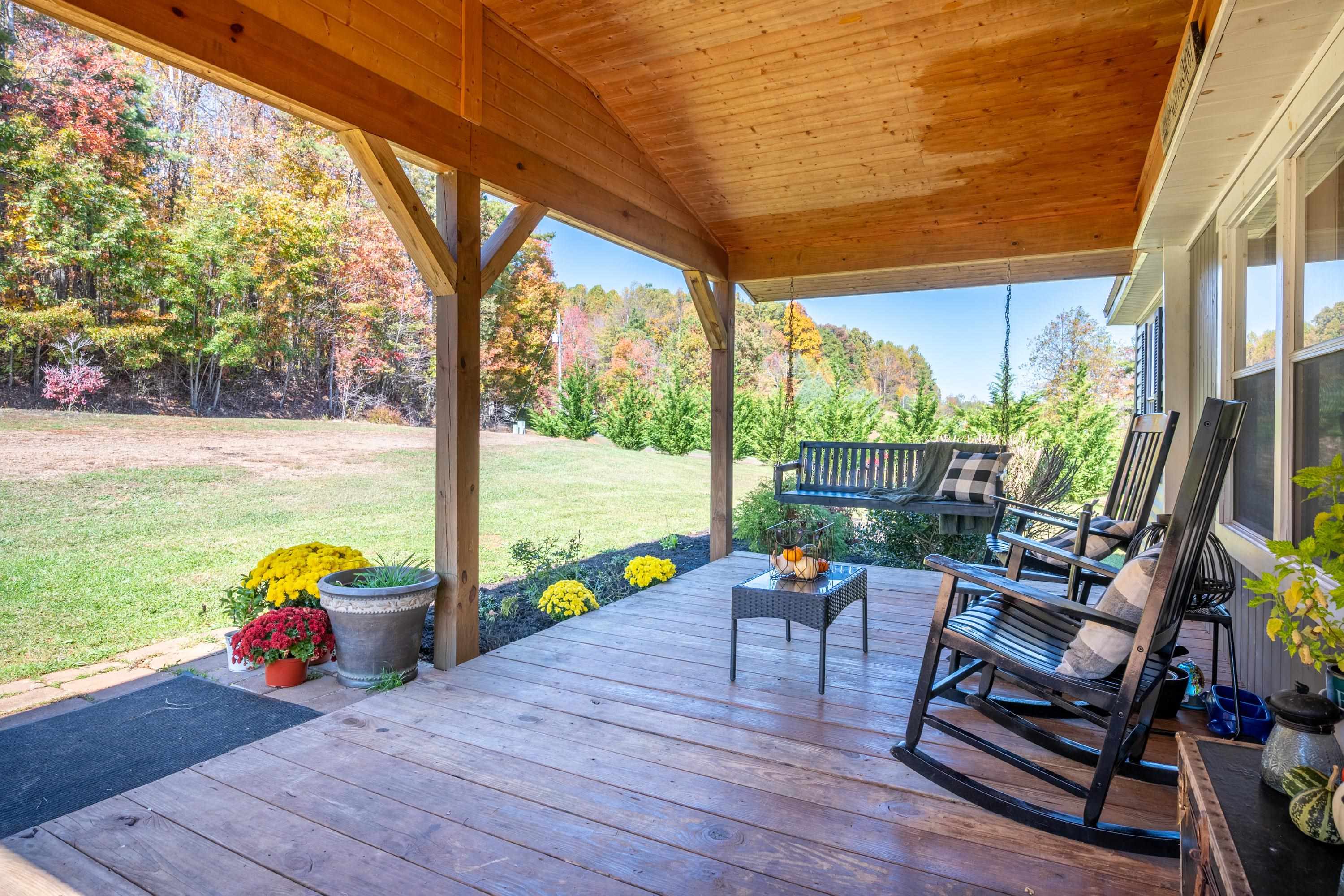 1755 Union School Road SW Floyd VA 24091