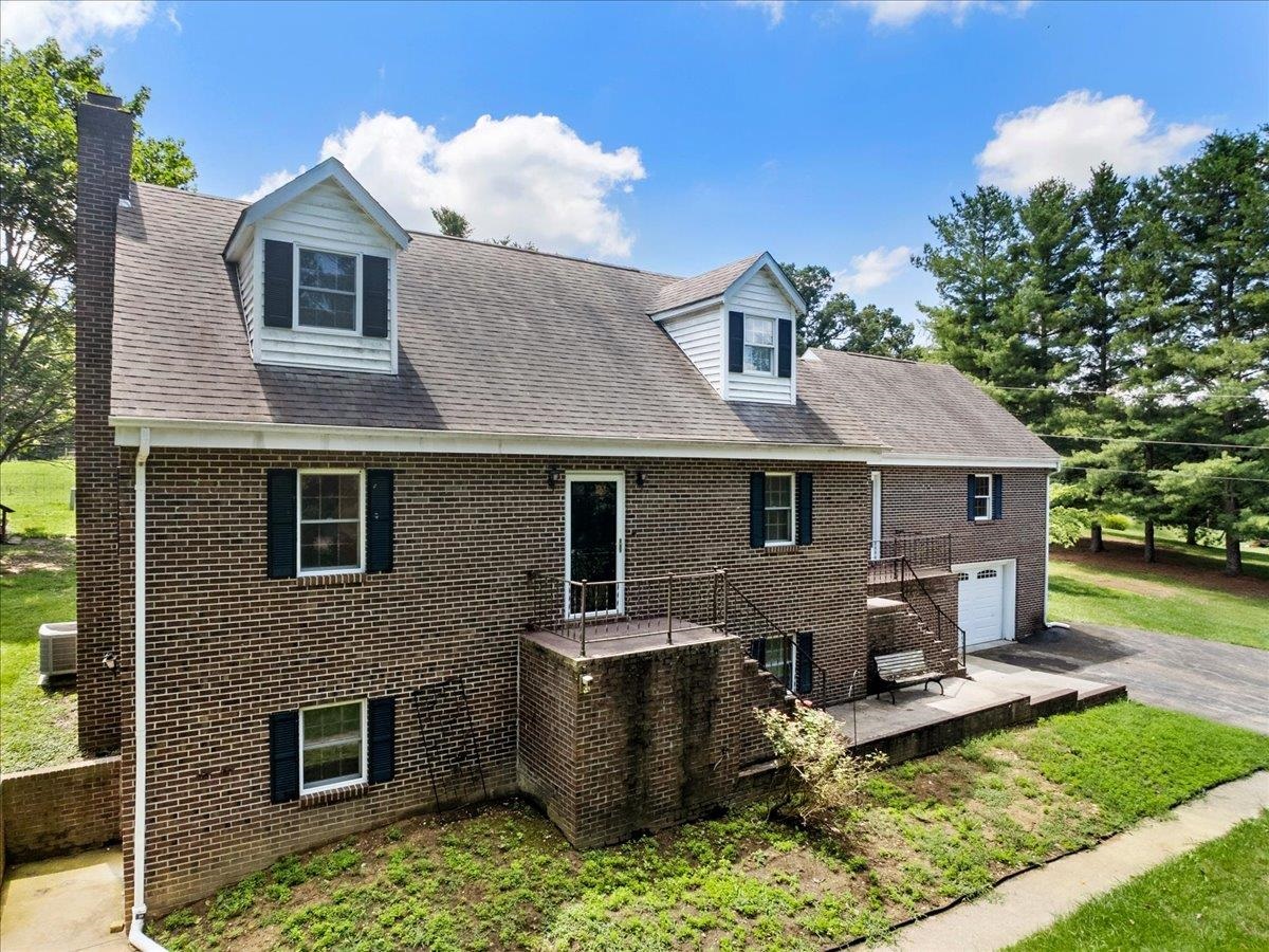 4307 Horseshoe Loop Dublin VA 24084