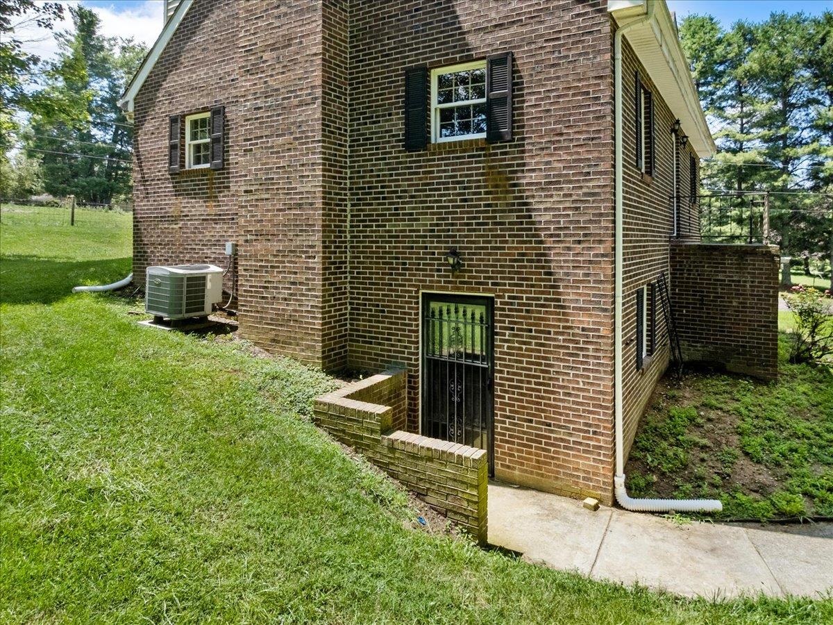 4307 Horseshoe Loop Dublin VA 24084