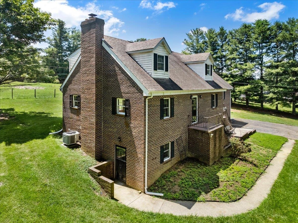 4307 Horseshoe Loop Dublin VA 24084
