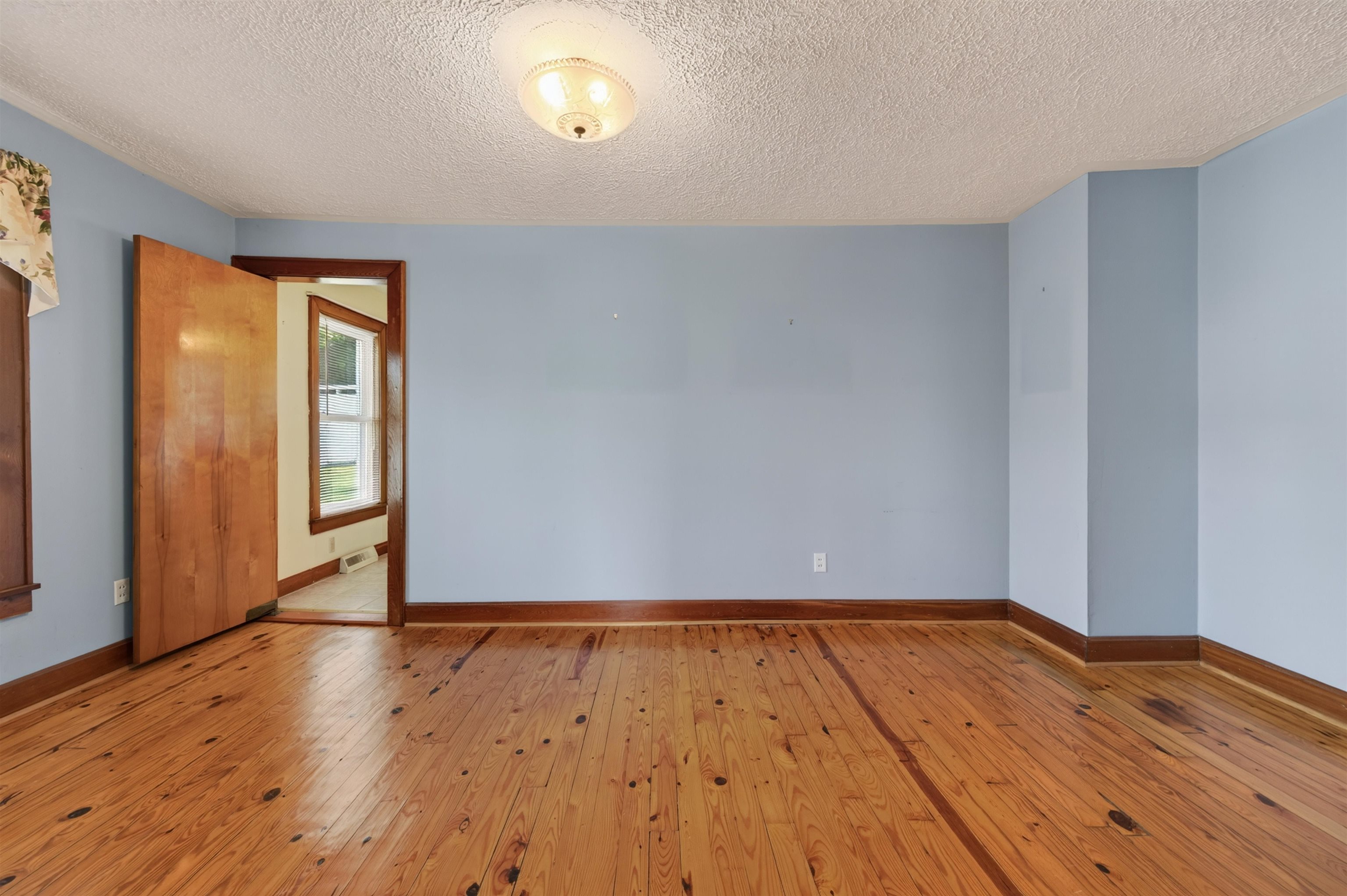 4218 Holbert Avenue Draper VA 24324