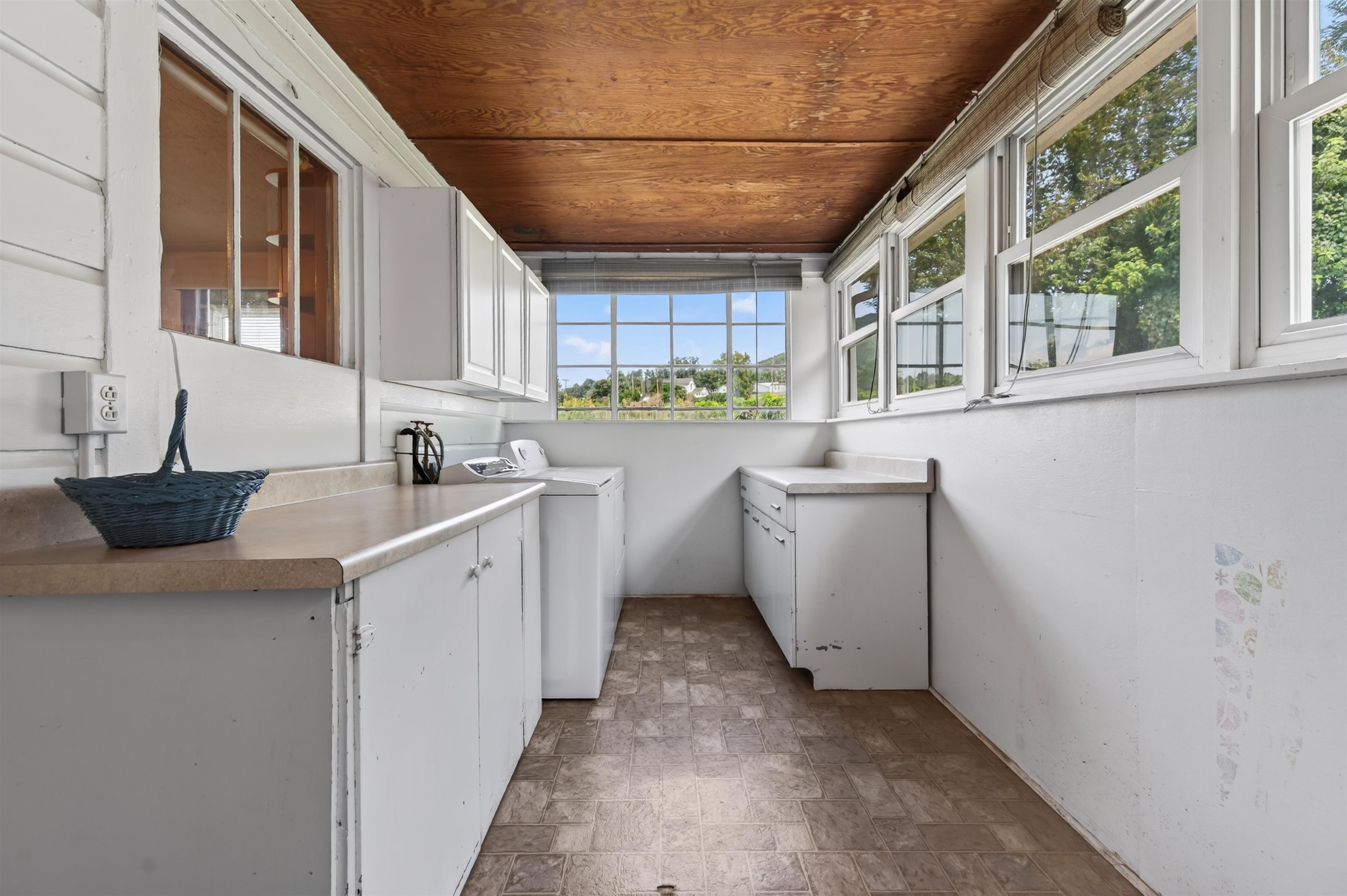 4218 Holbert Avenue Draper VA 24324