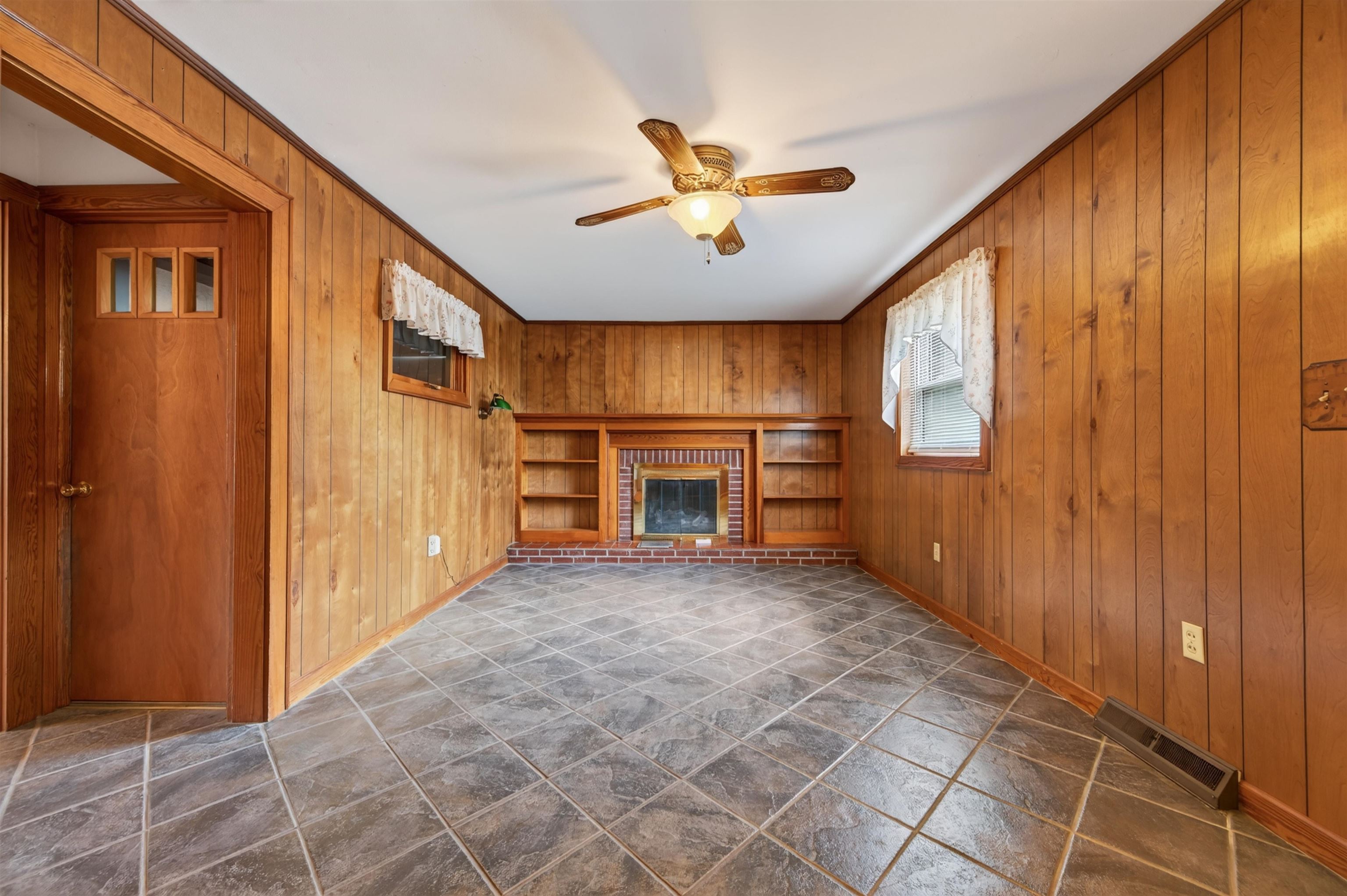 4218 Holbert Avenue Draper VA 24324