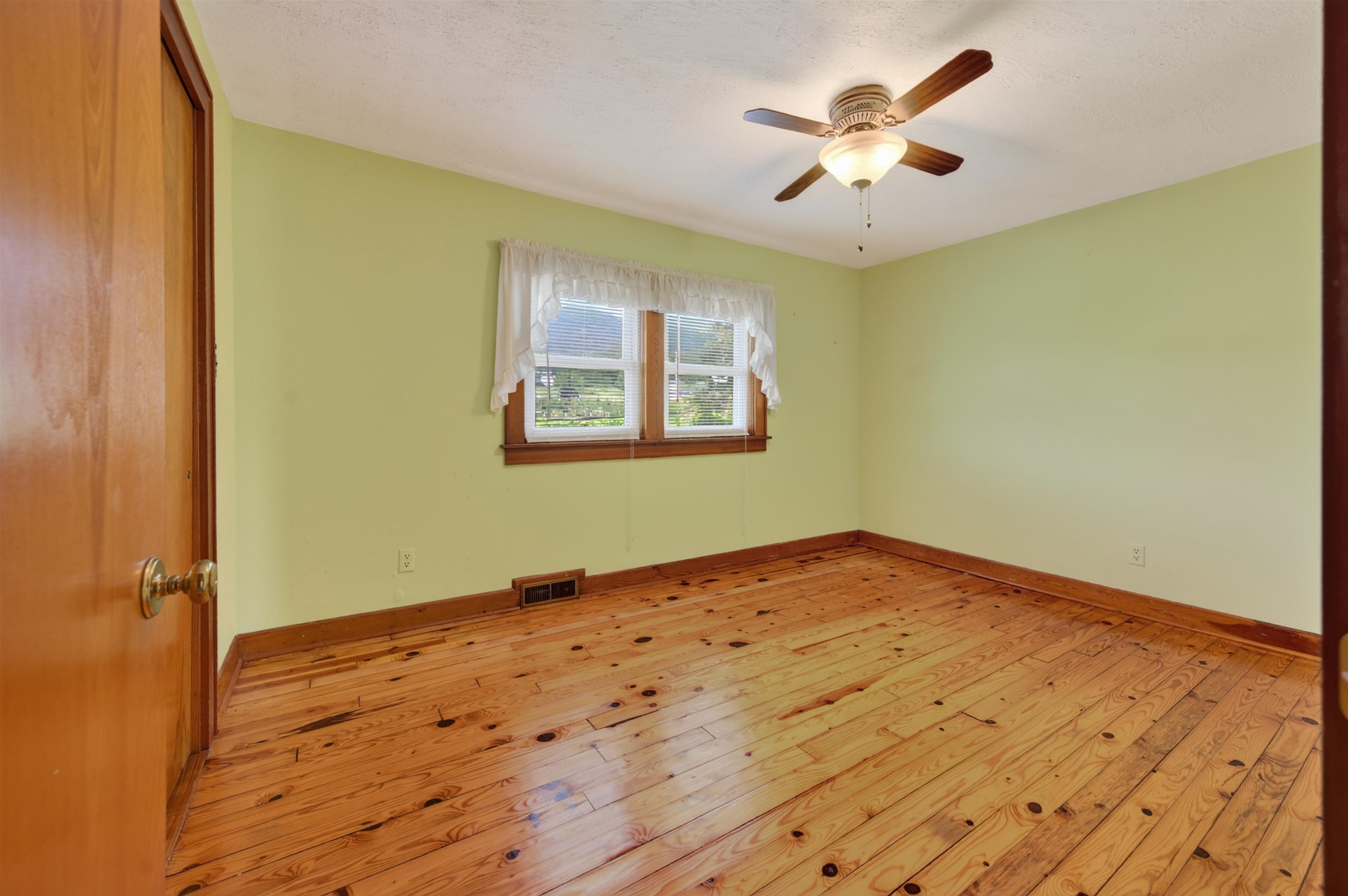 4218 Holbert Avenue Draper VA 24324