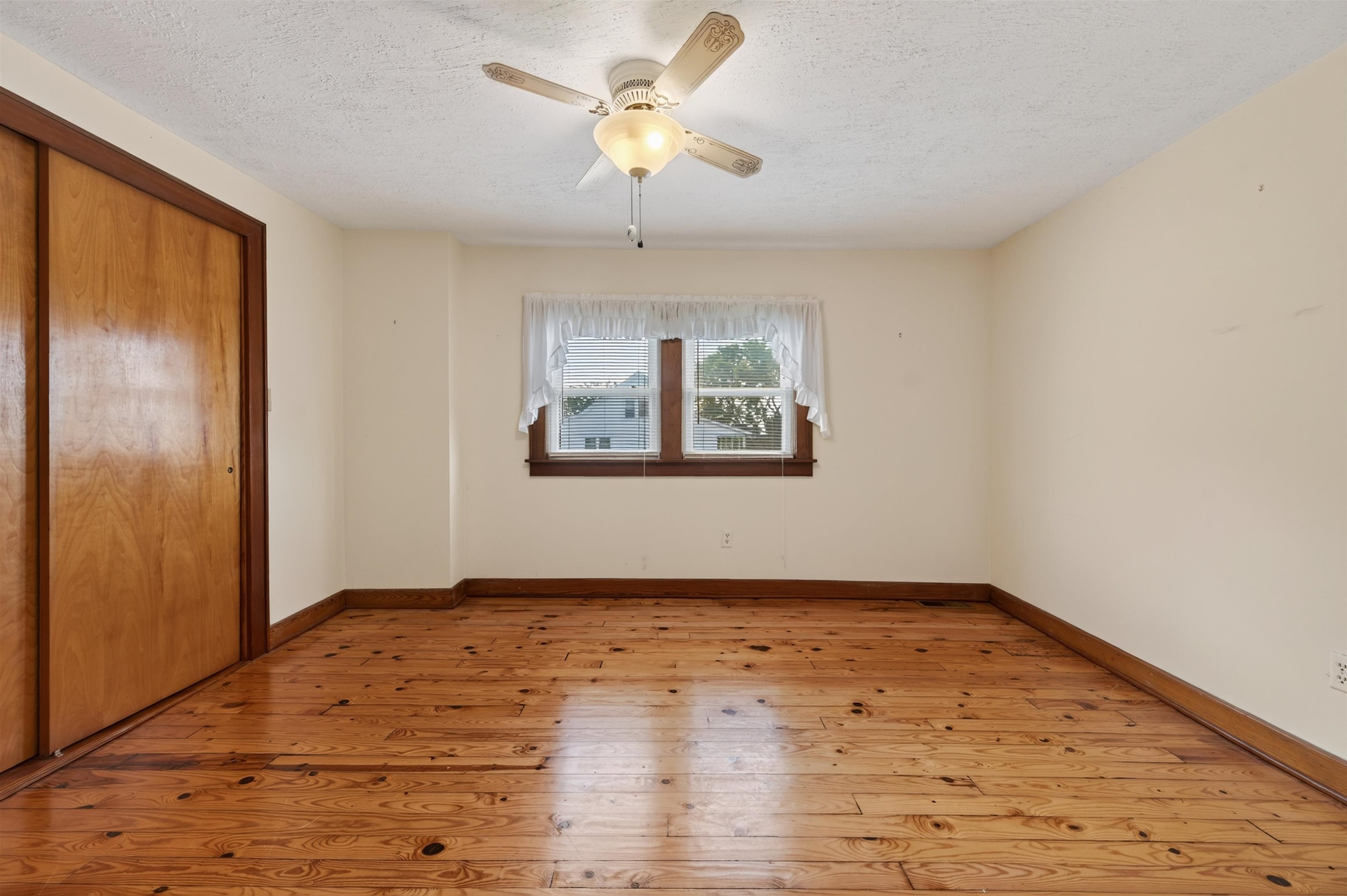 4218 Holbert Avenue Draper VA 24324