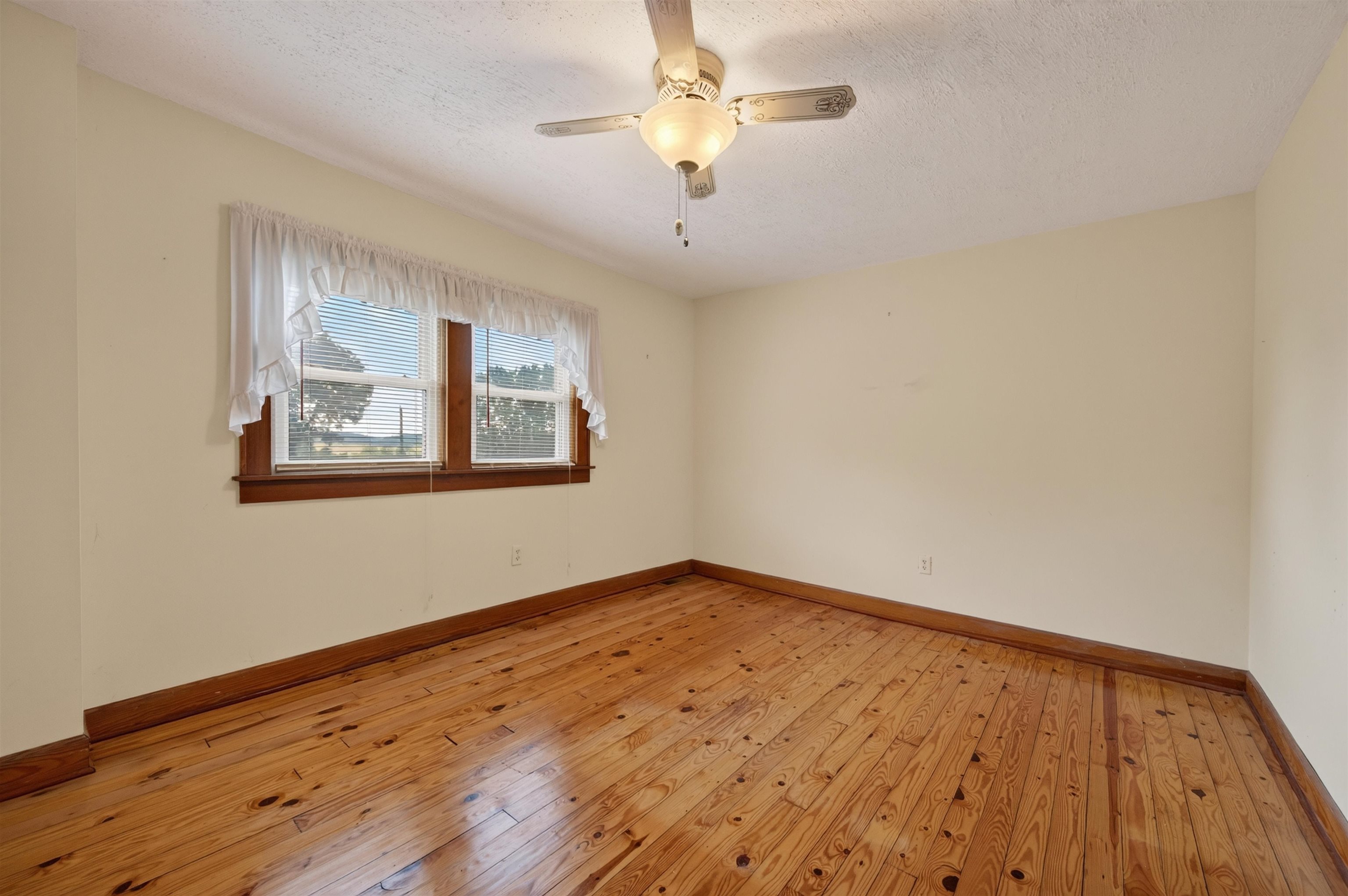 4218 Holbert Avenue Draper VA 24324