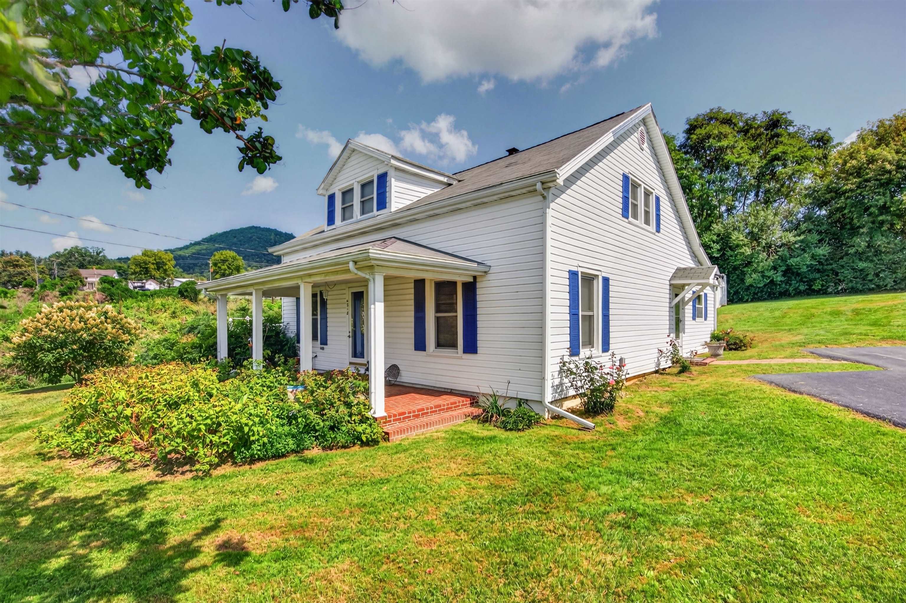 4218 Holbert Avenue Draper VA 24324