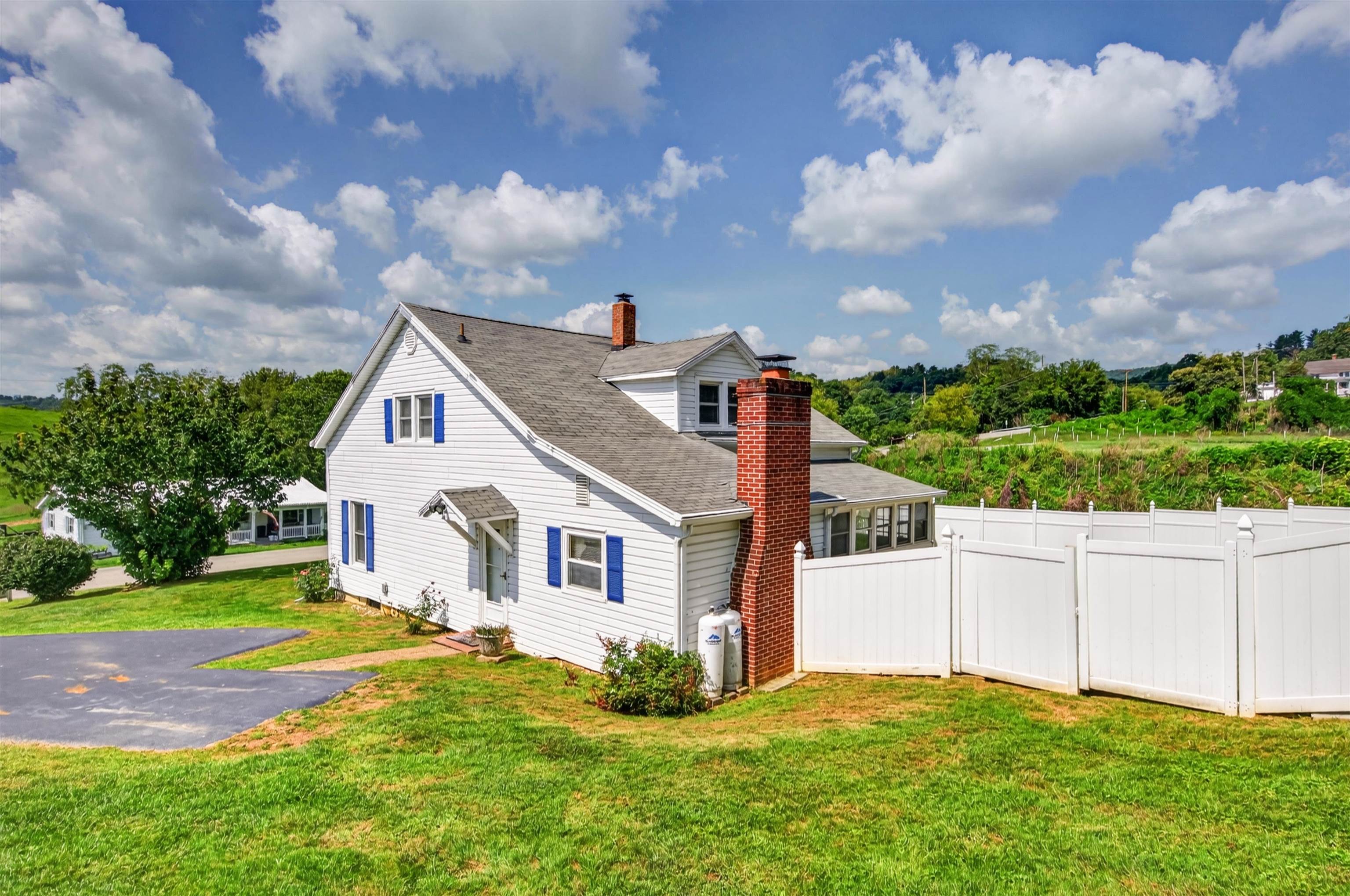 4218 Holbert Avenue Draper VA 24324