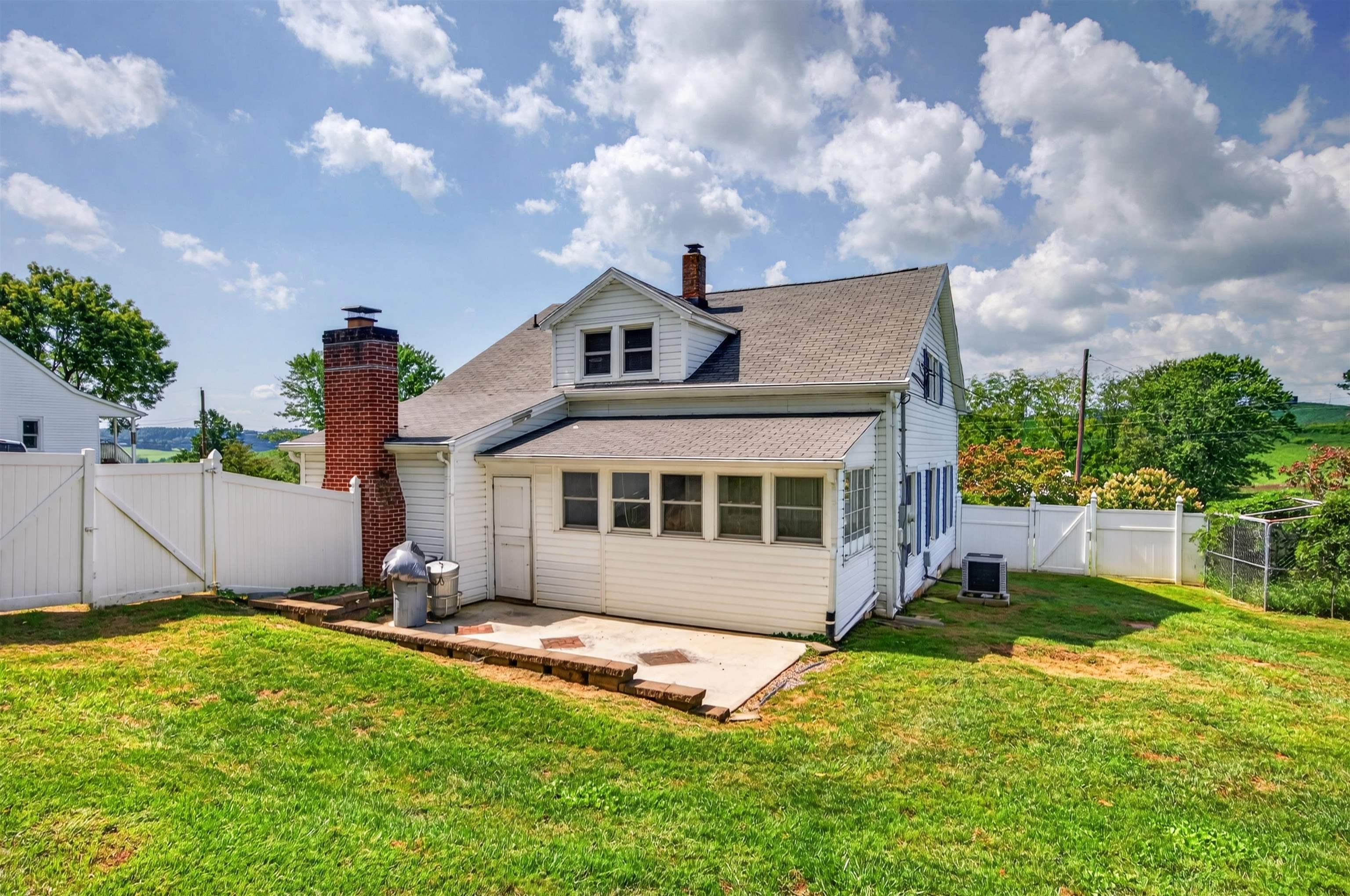 4218 Holbert Avenue Draper VA 24324