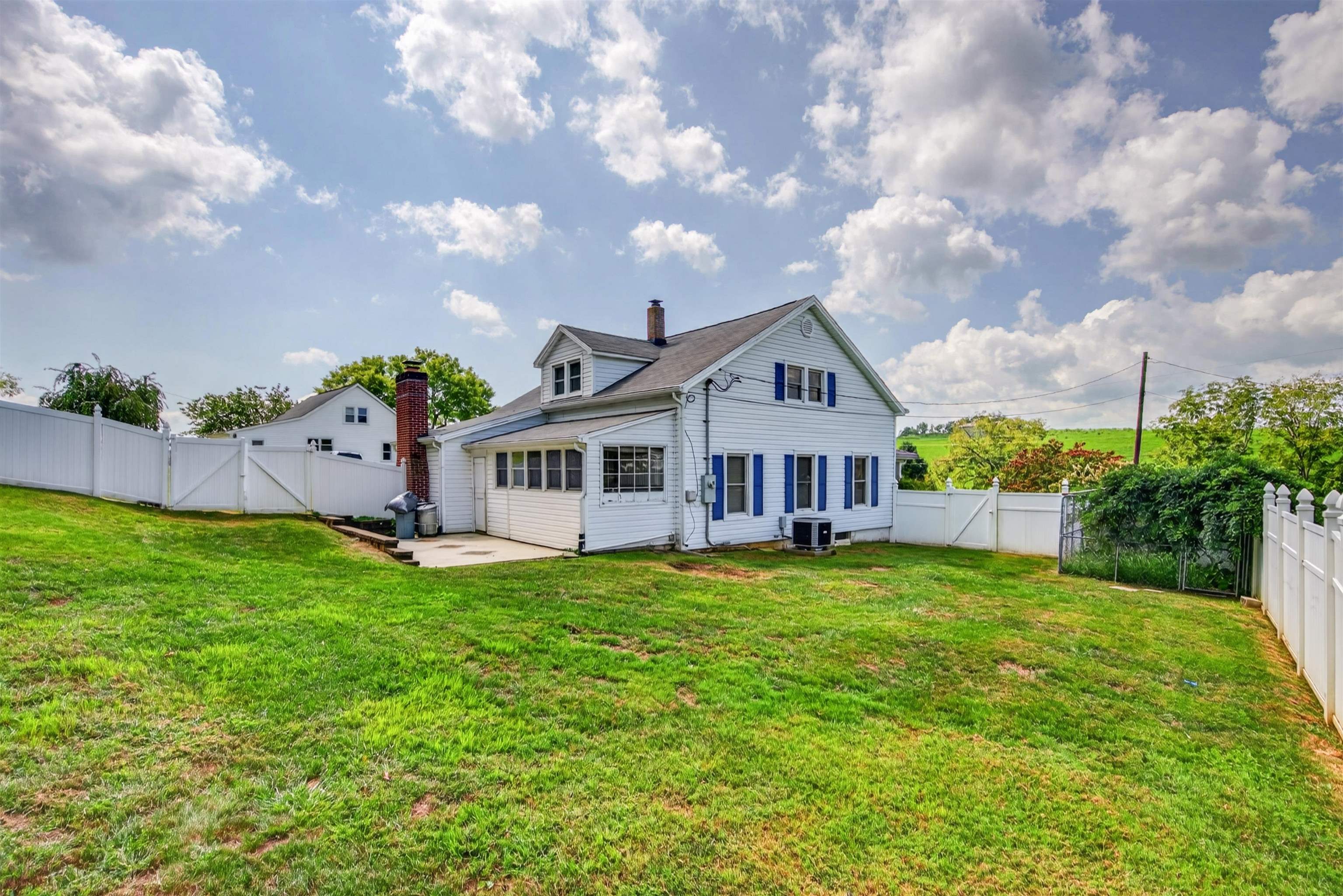 4218 Holbert Avenue Draper VA 24324