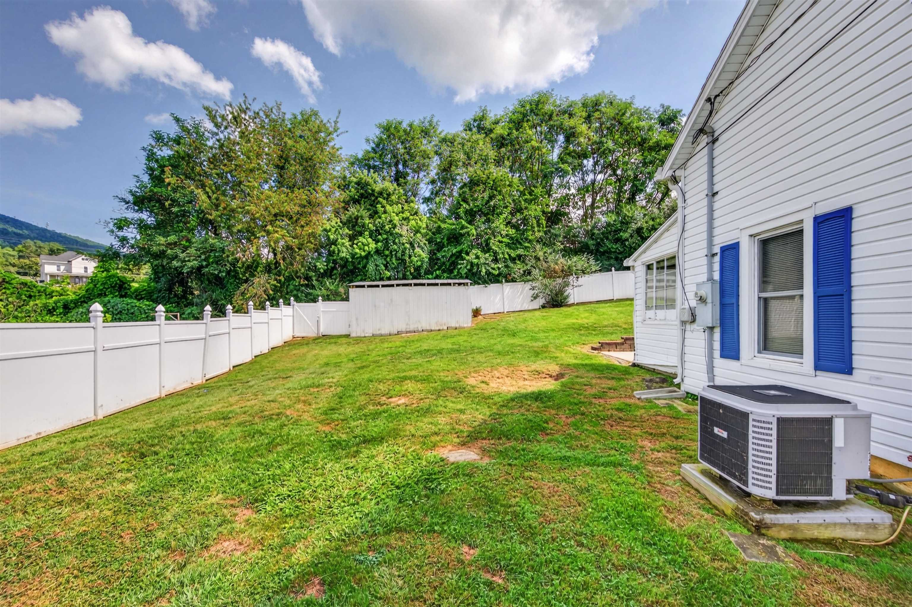 4218 Holbert Avenue Draper VA 24324