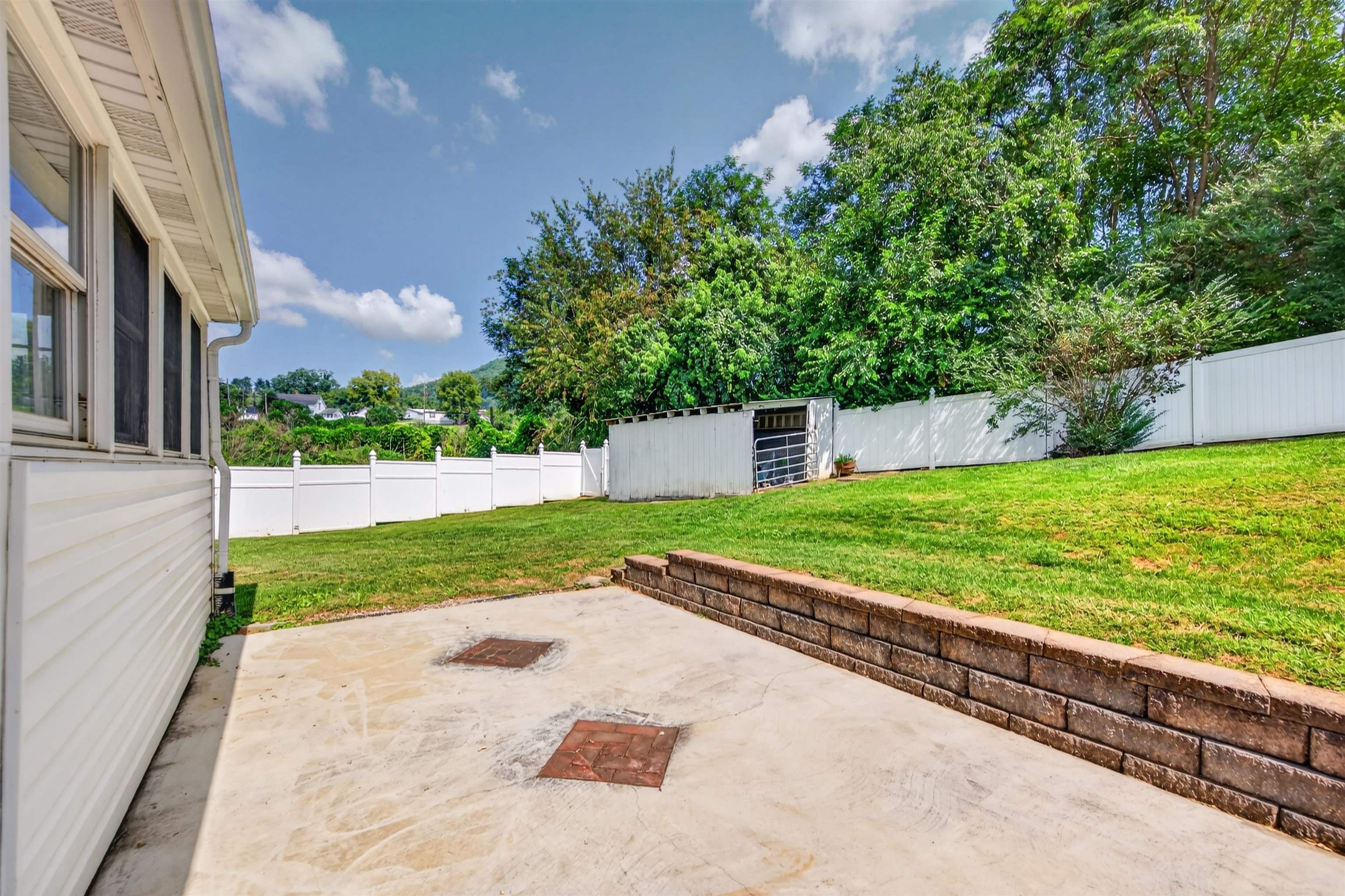 4218 Holbert Avenue Draper VA 24324