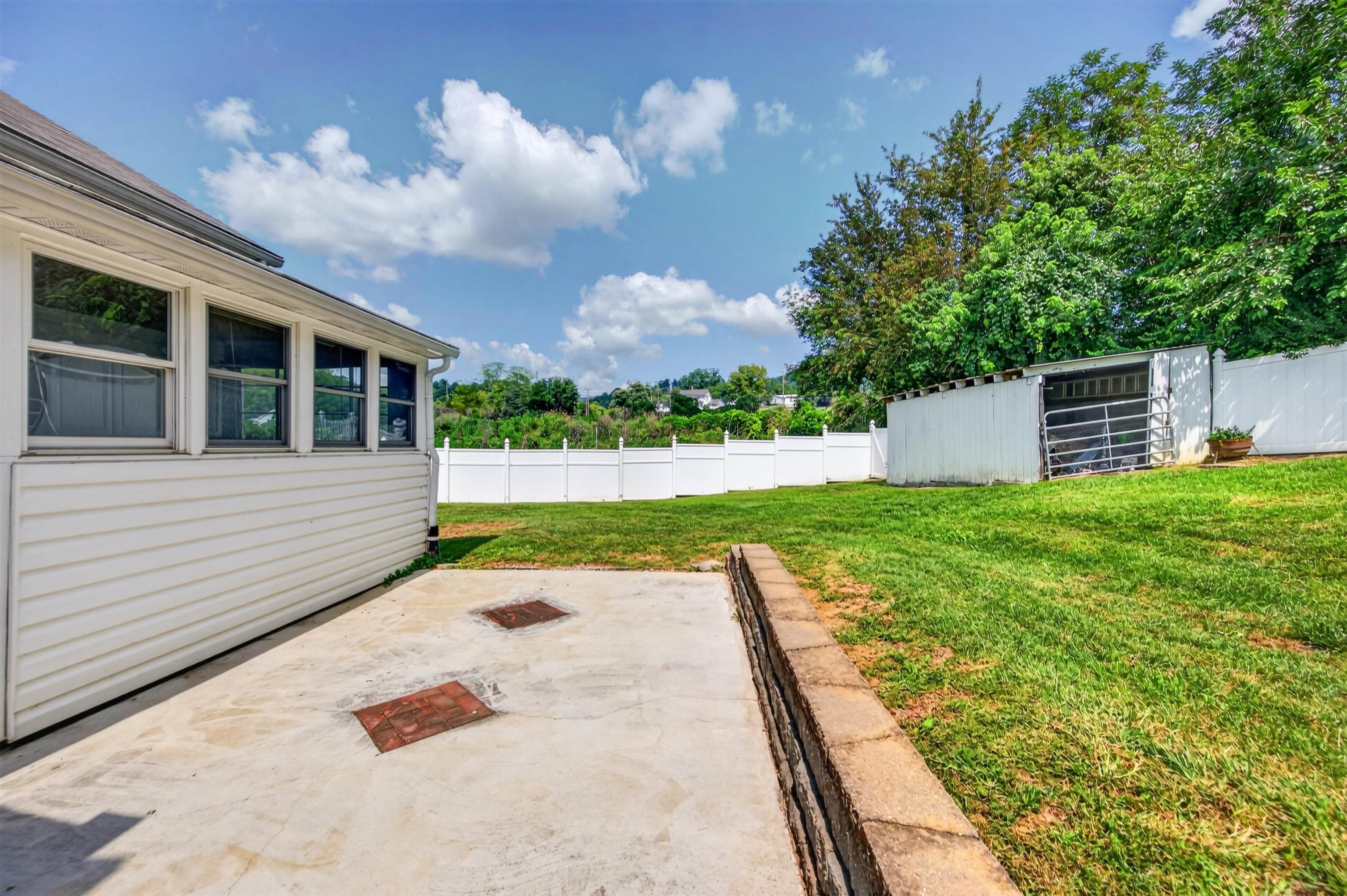 4218 Holbert Avenue Draper VA 24324