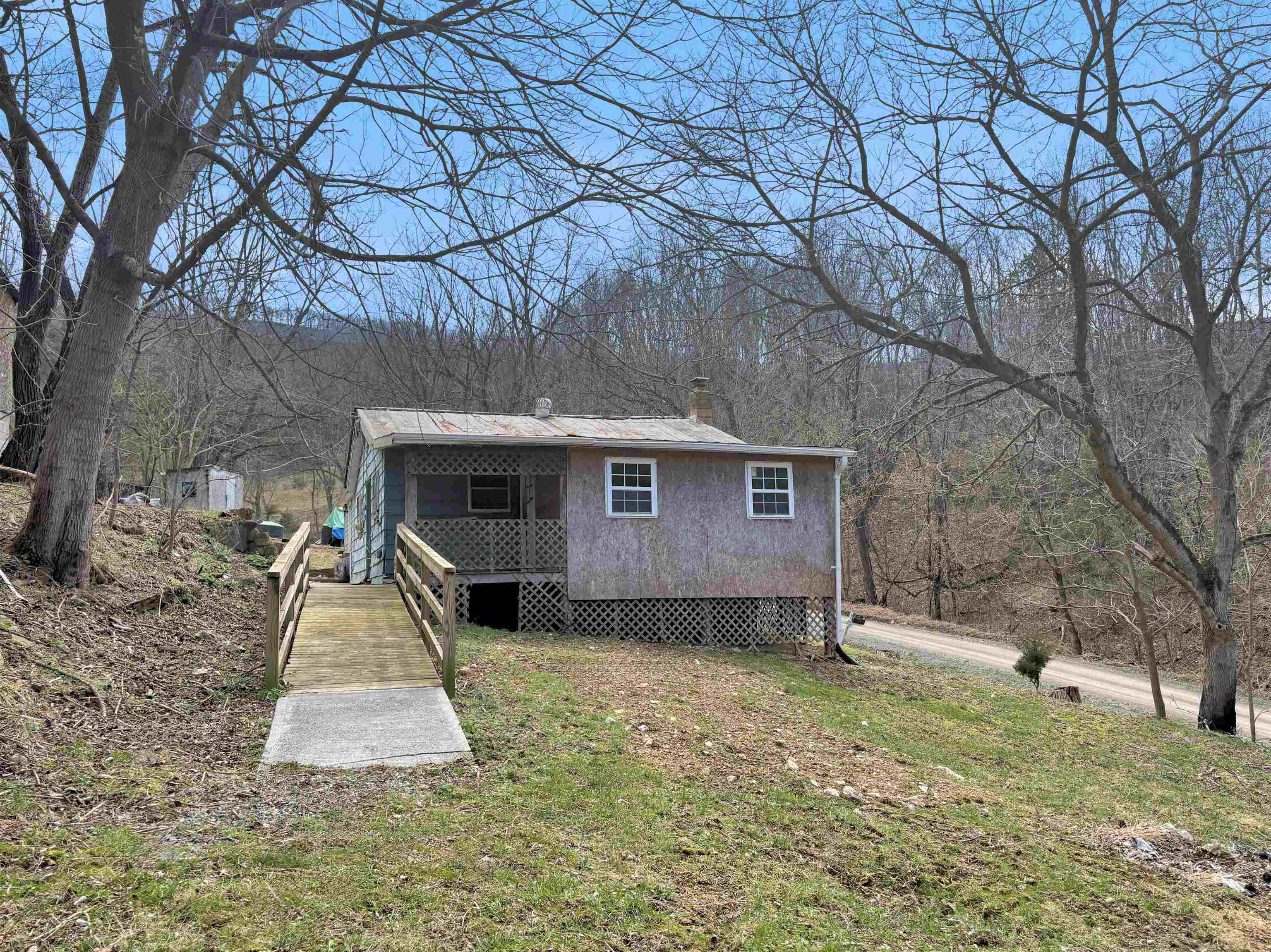 263 Hopkins Road Pearisburg VA 24134