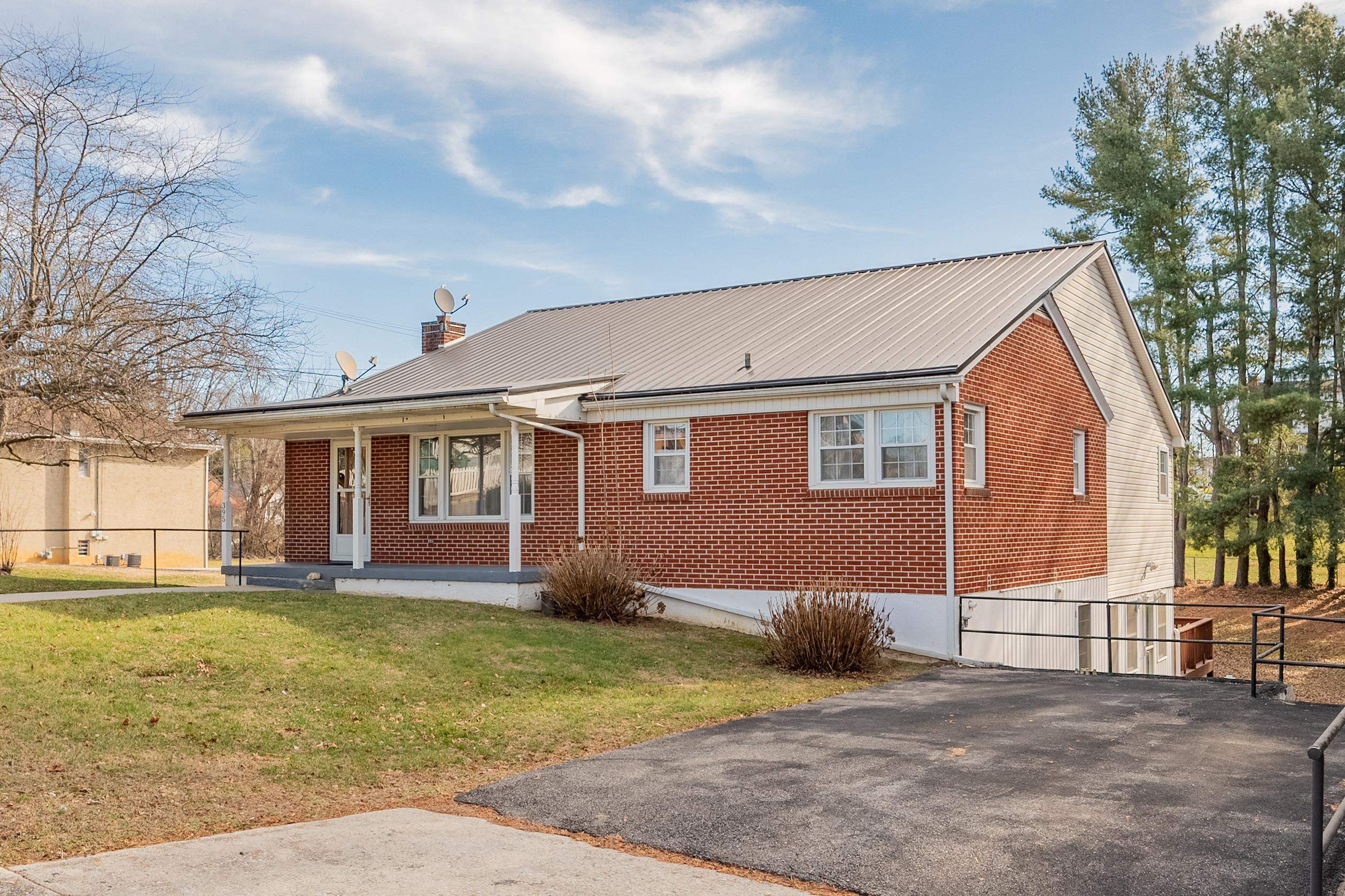 395 E Franklin Street Wytheville VA 24382