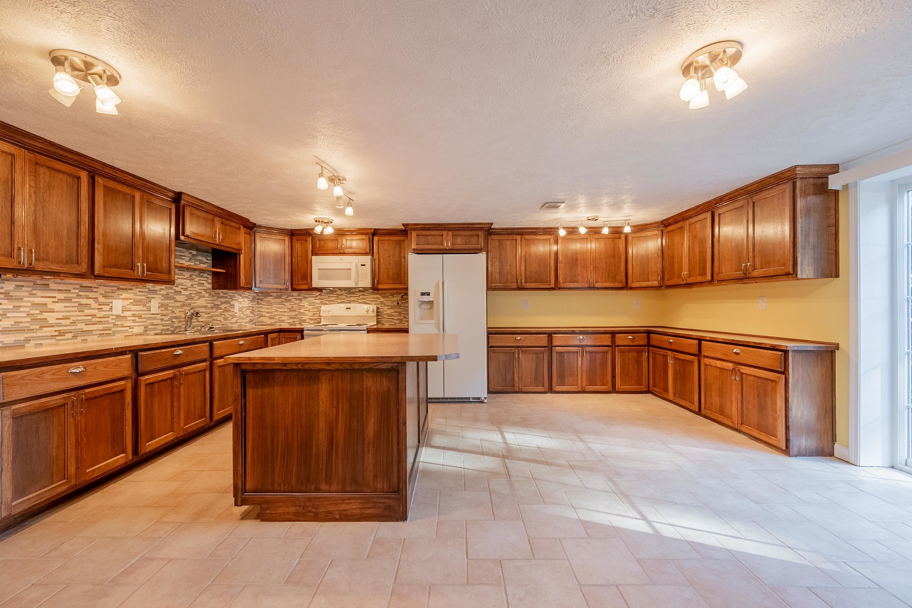 395 E Franklin Street Wytheville VA 24382