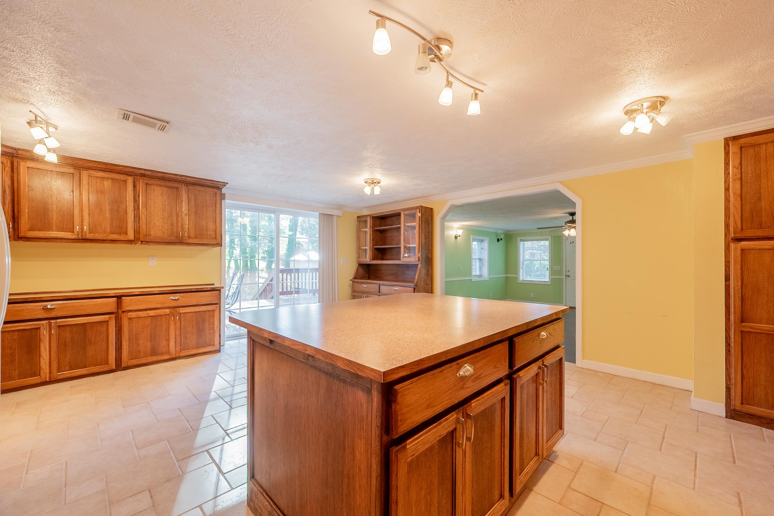 395 E Franklin Street Wytheville VA 24382