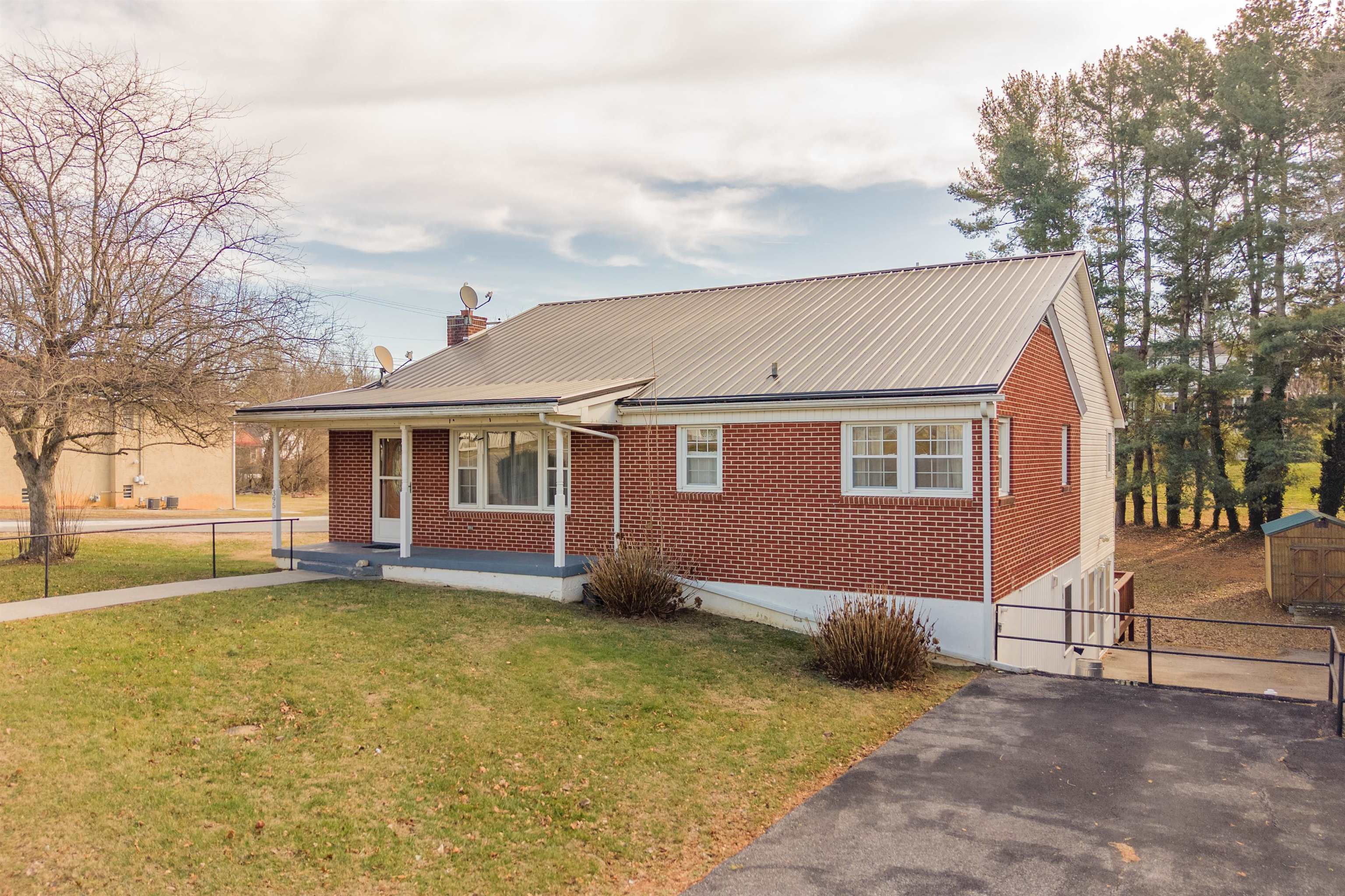 395 E Franklin Street Wytheville VA 24382