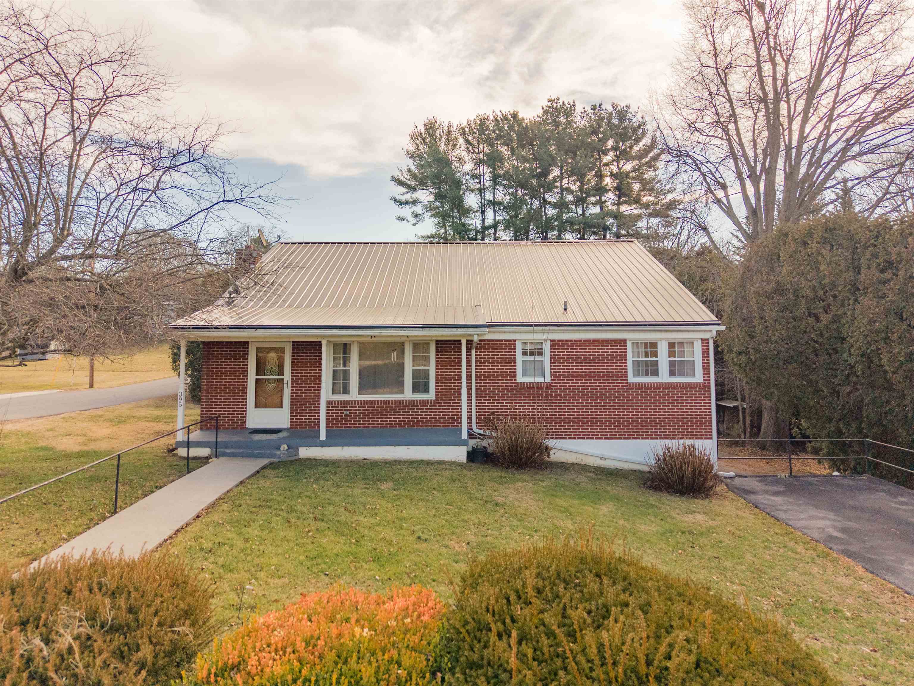 395 E Franklin Street Wytheville VA 24382