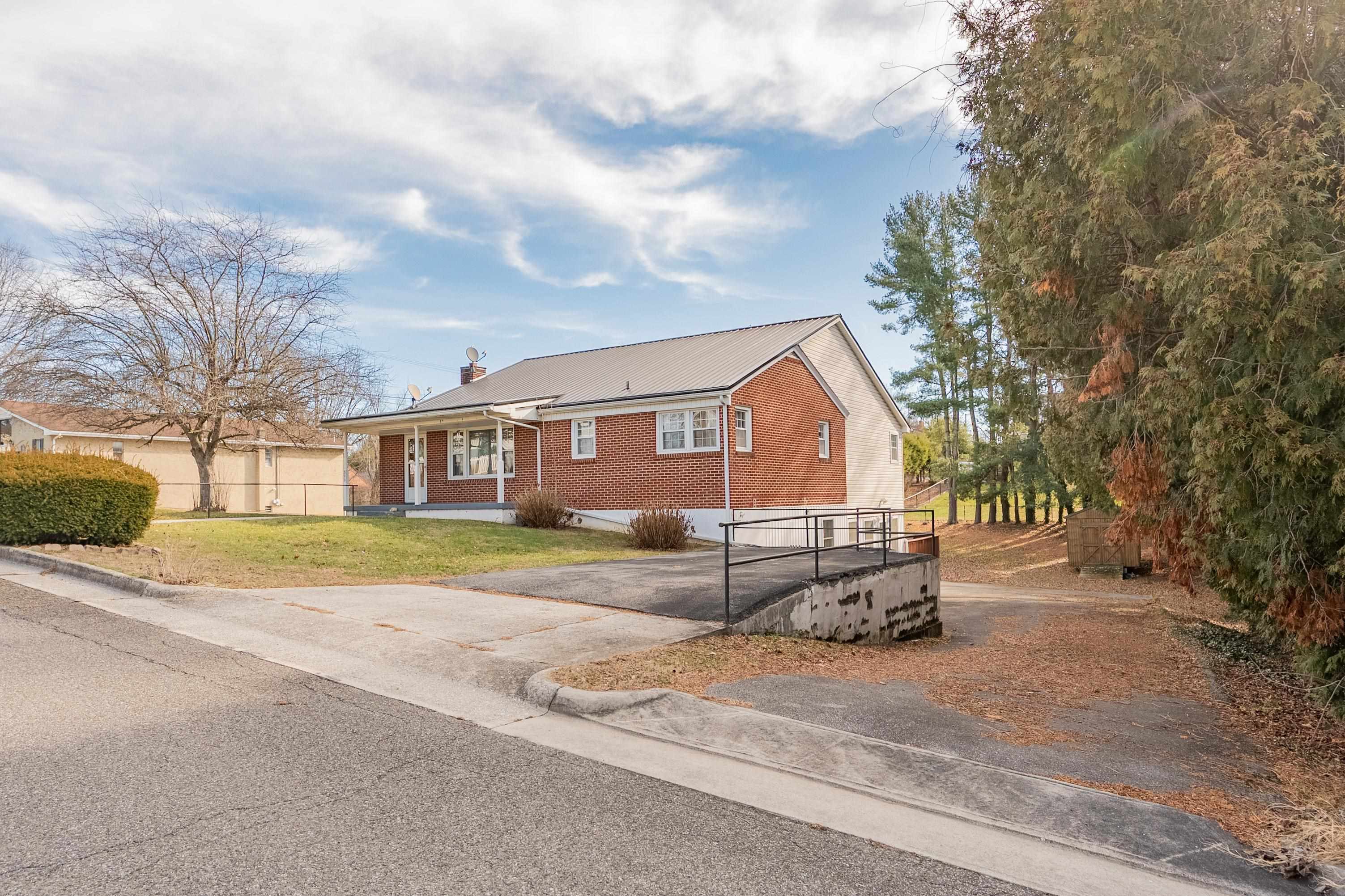 395 E Franklin Street Wytheville VA 24382