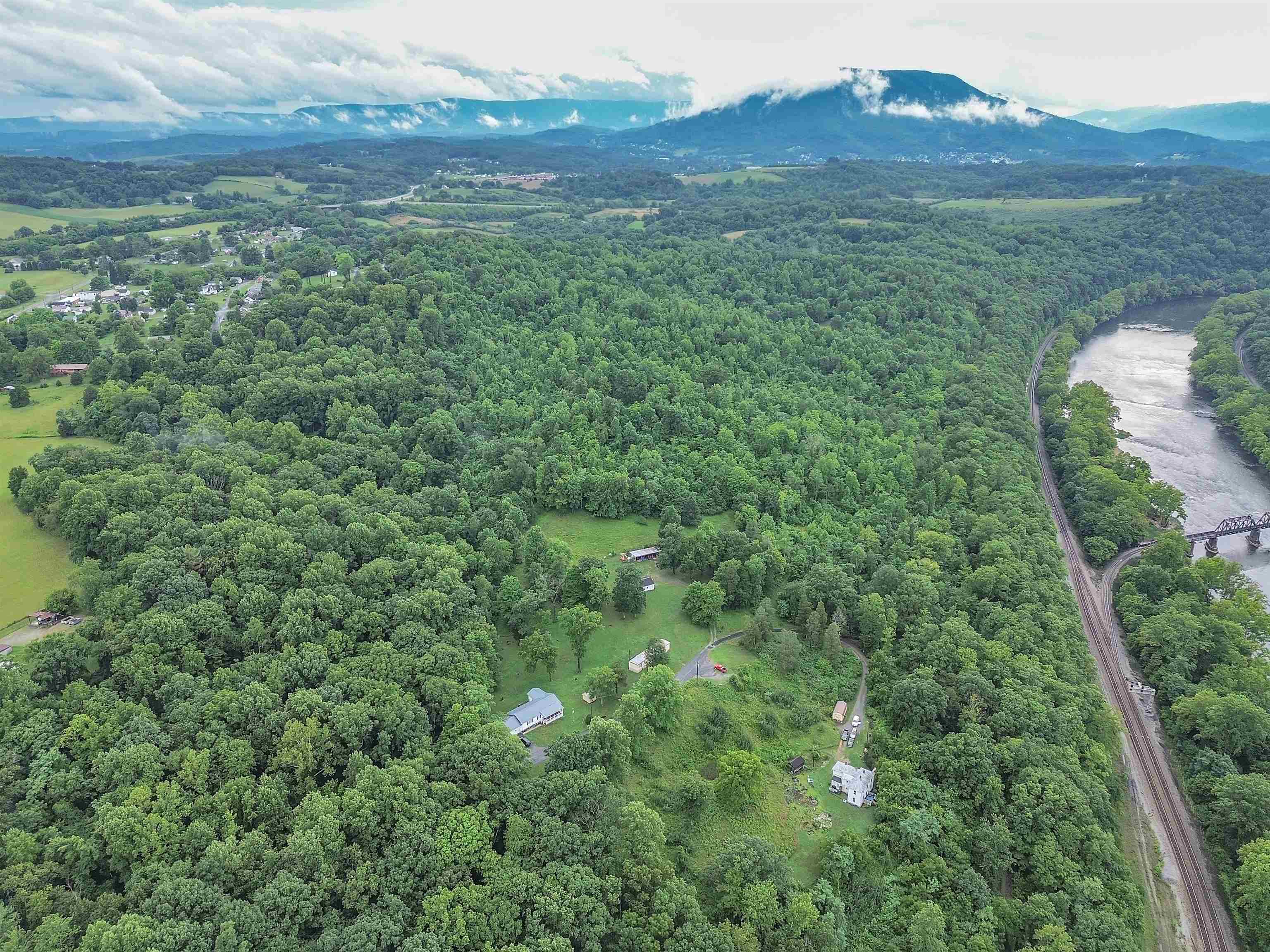 566 Pyrtle Road Ripplemead VA 24150
