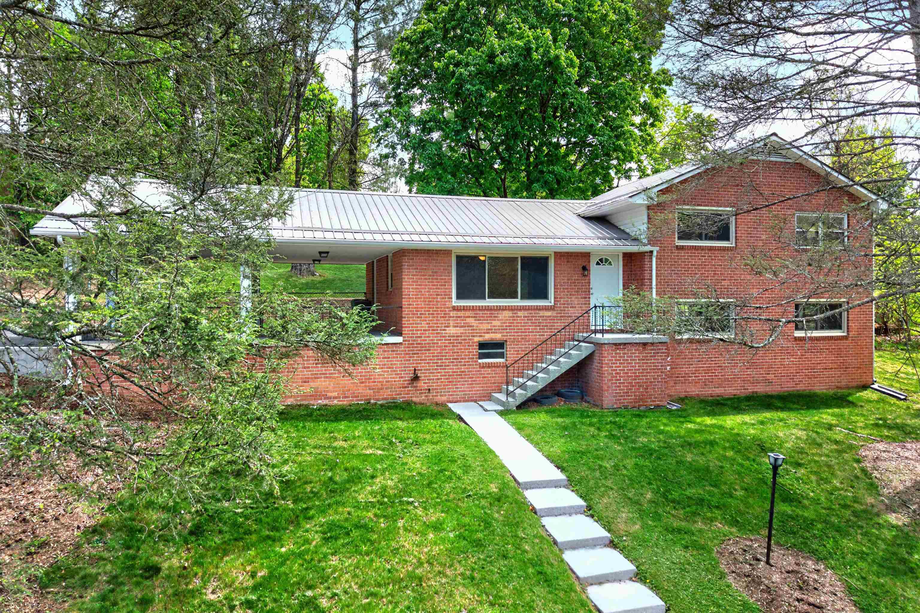 104 Haven Drive Radford VA 24141