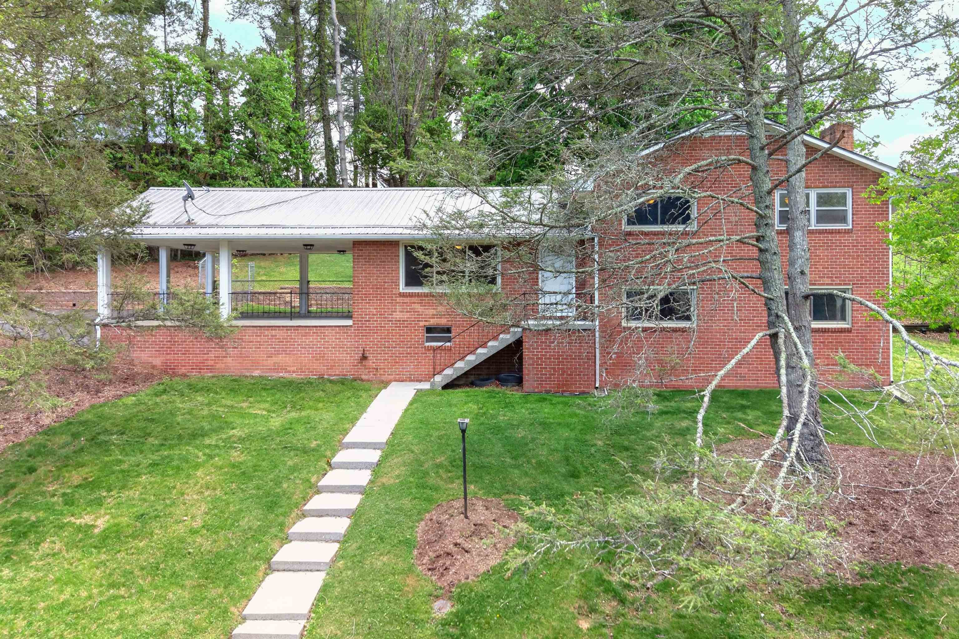 104 Haven Drive Radford VA 24141