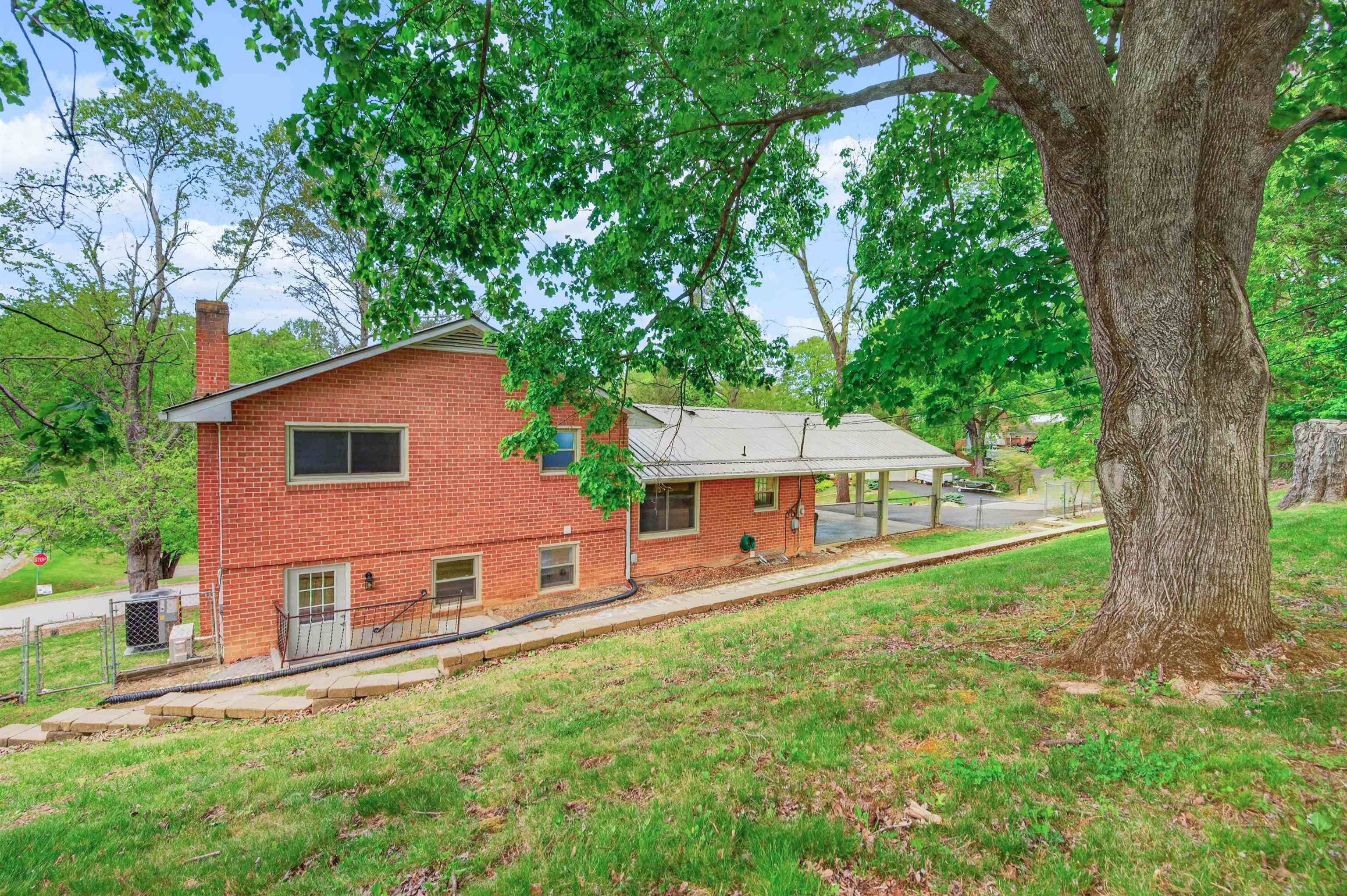 104 Haven Drive Radford VA 24141