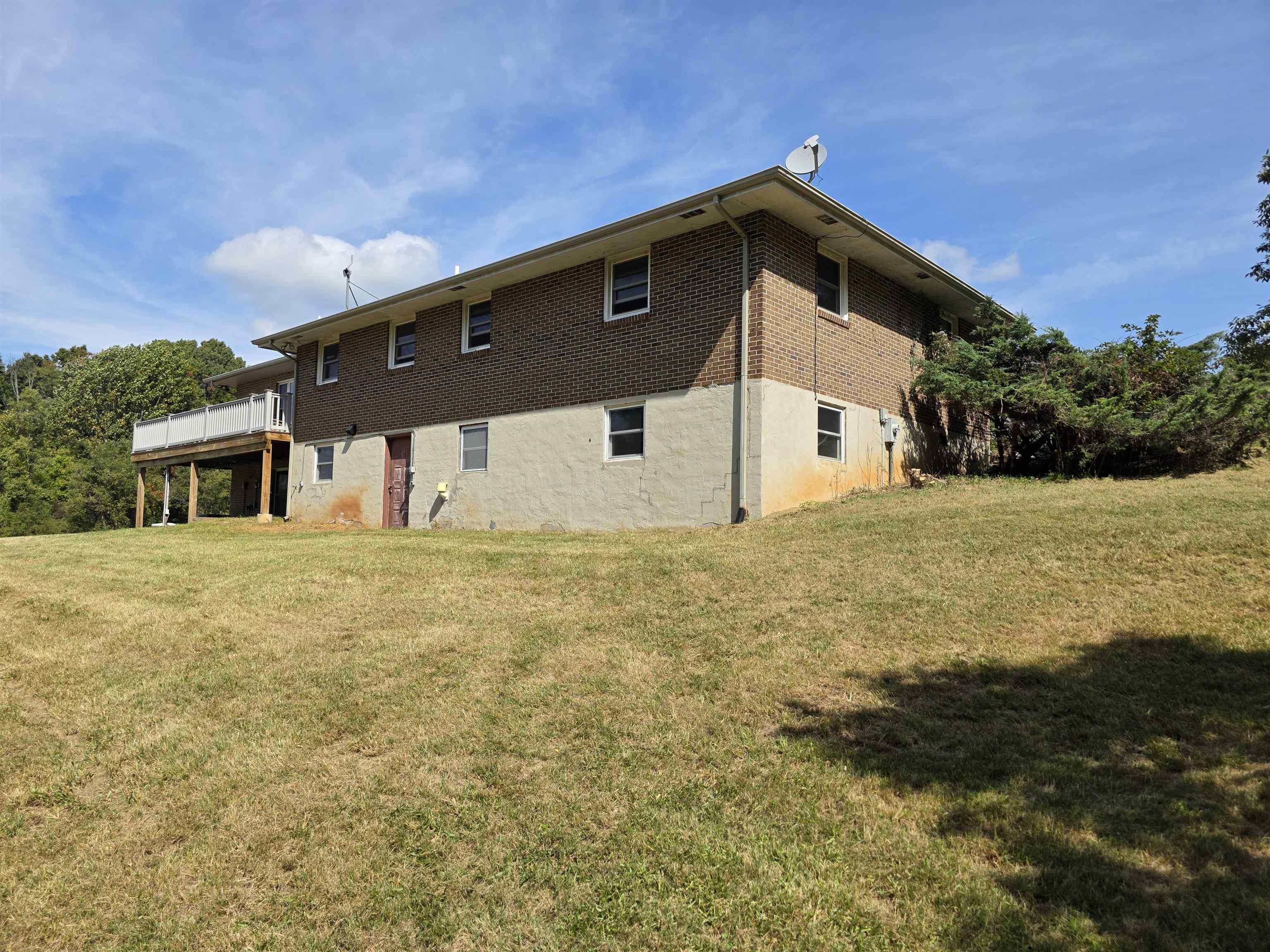 218 Ridge Road Check VA 24072
