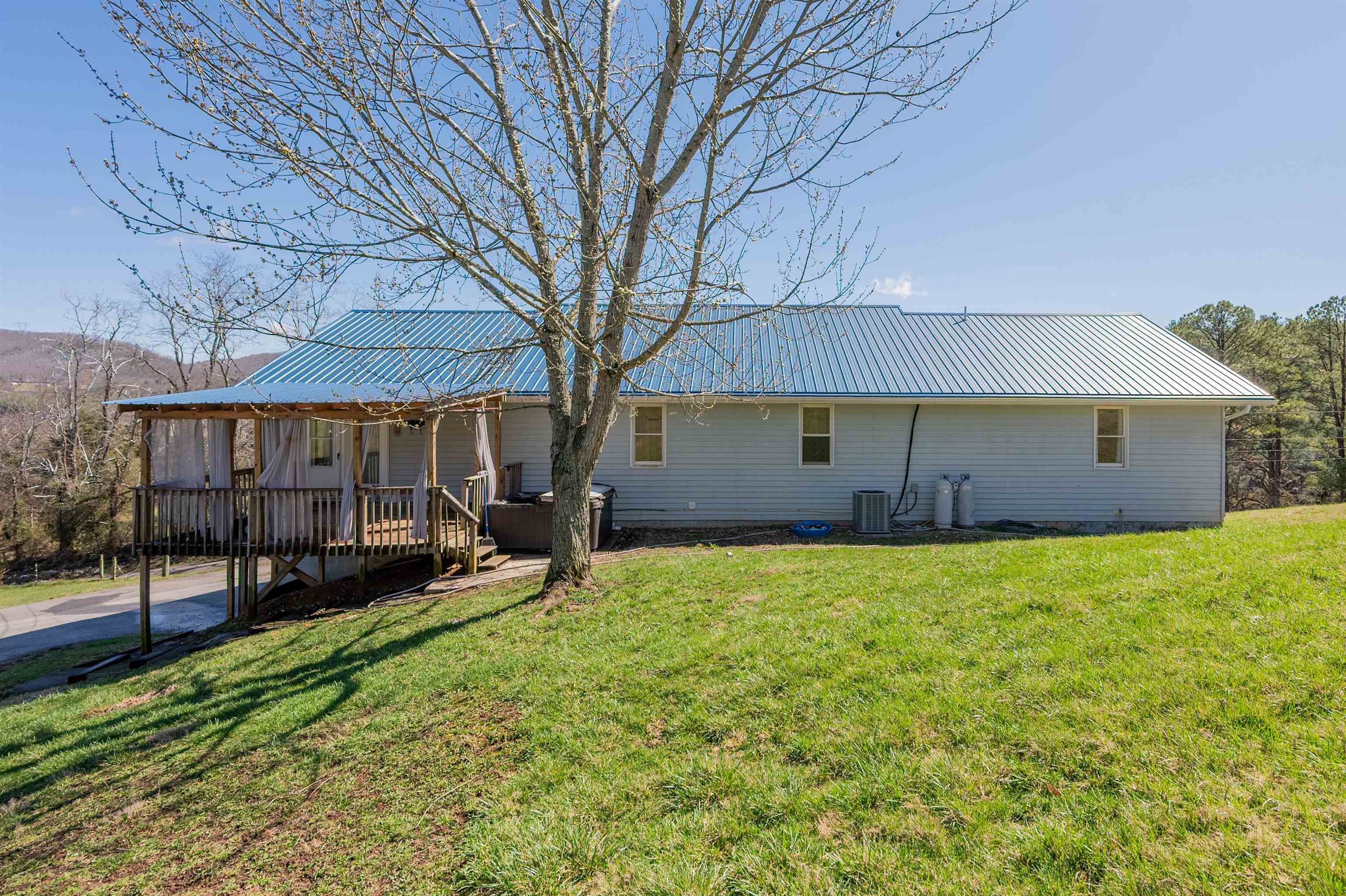 906 Cinnamon Run Wytheville VA 24382