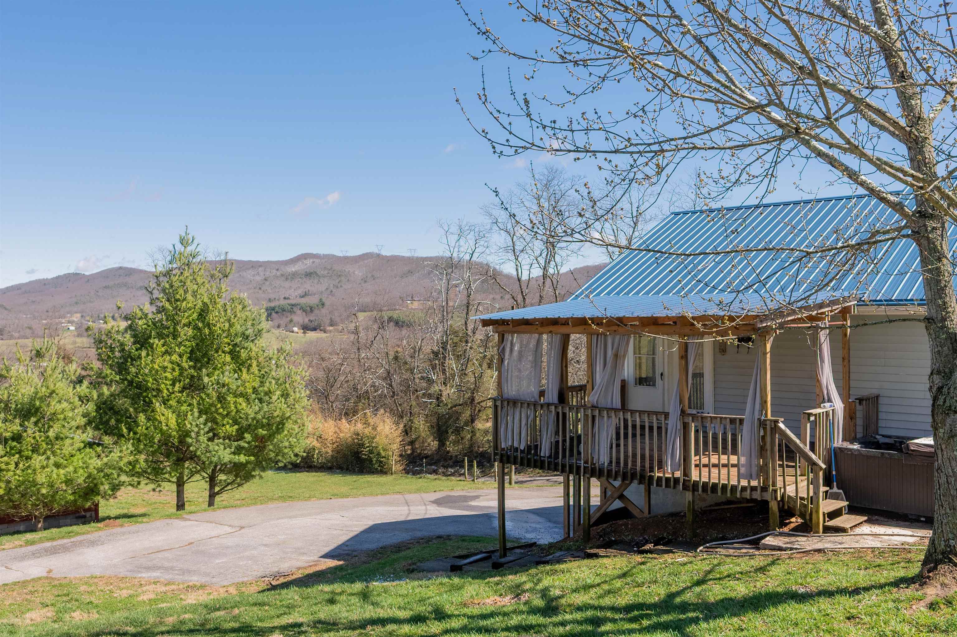 906 Cinnamon Run Wytheville VA 24382
