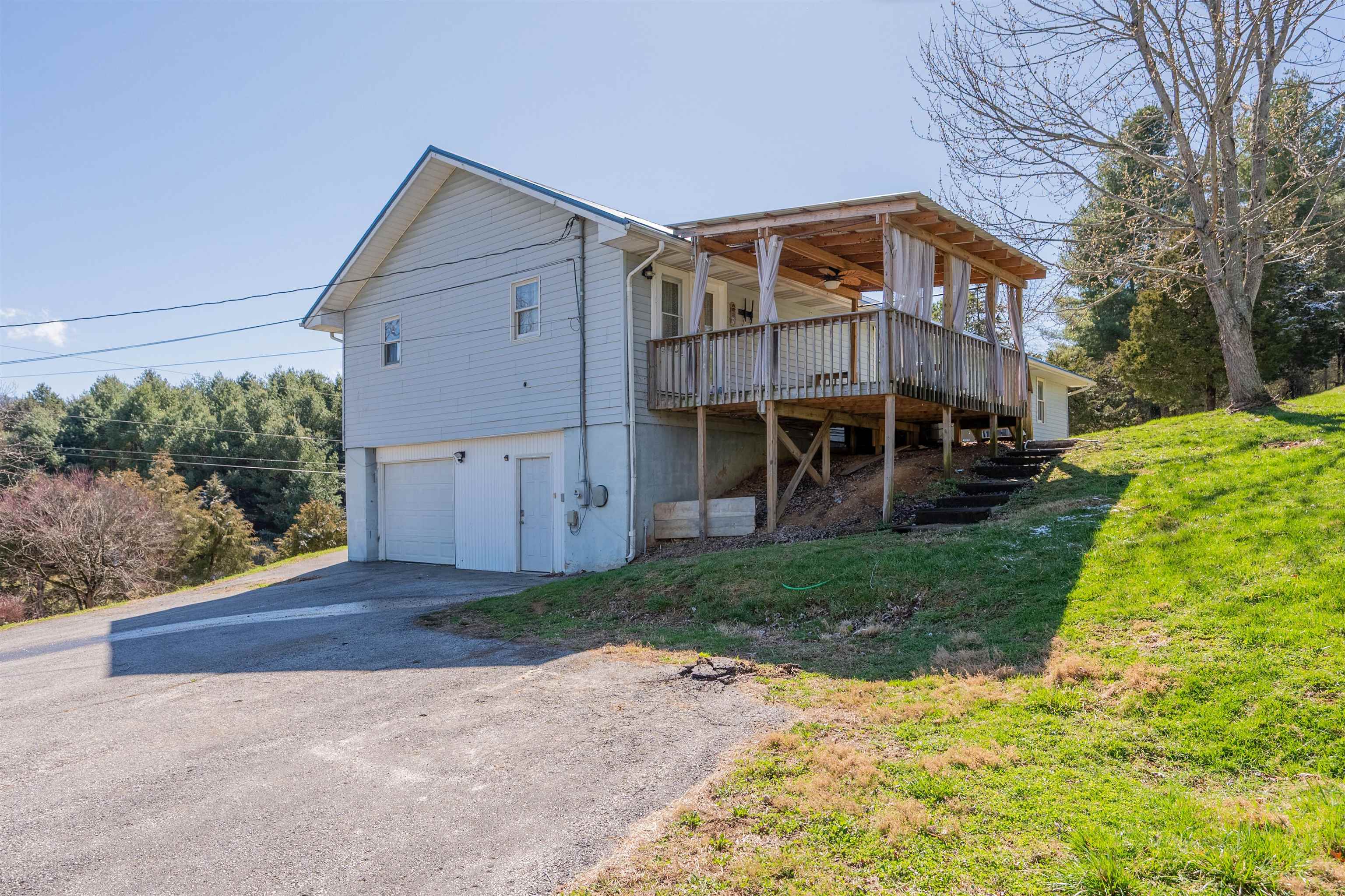 906 Cinnamon Run Wytheville VA 24382