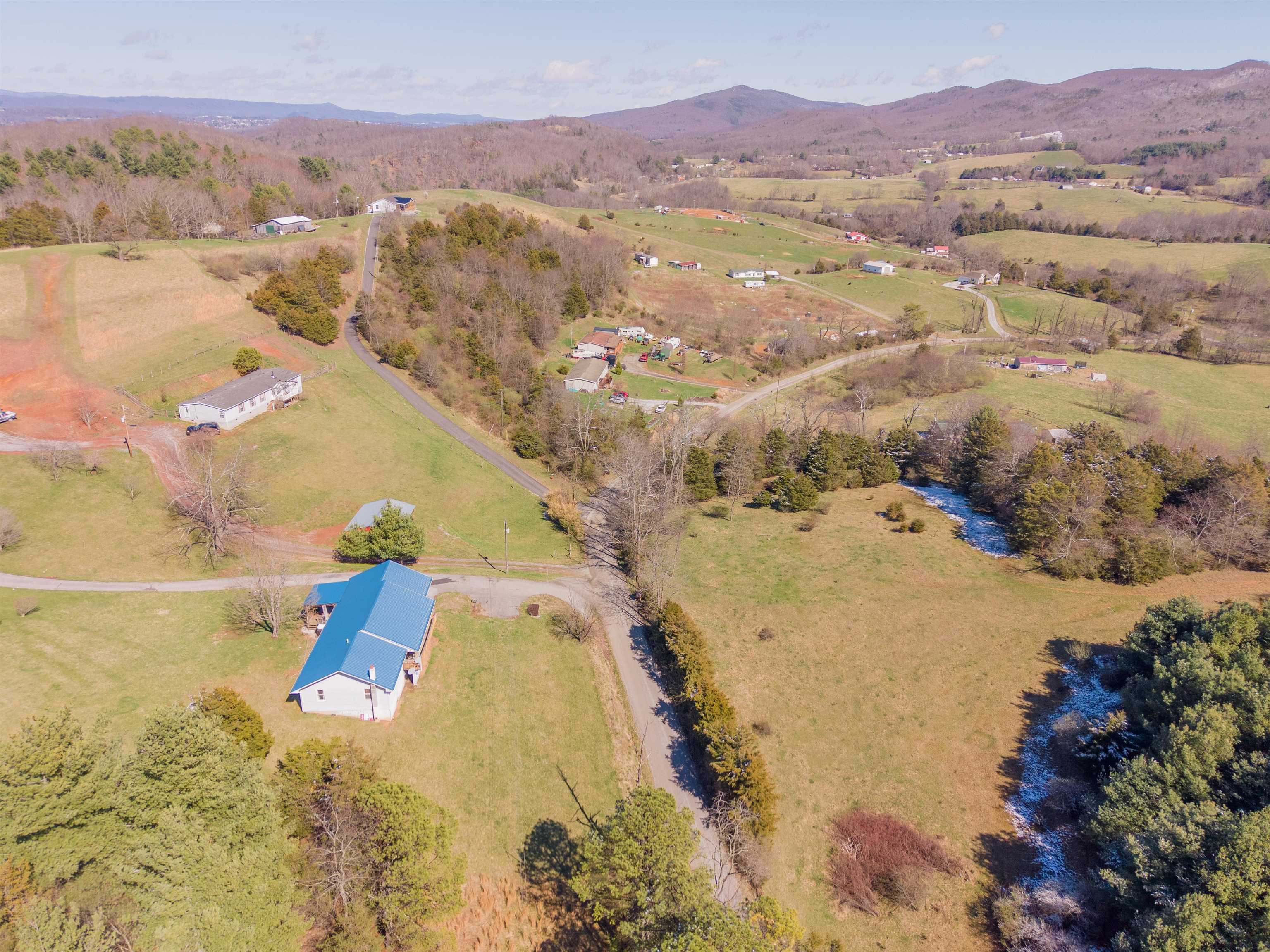 906 Cinnamon Run Wytheville VA 24382