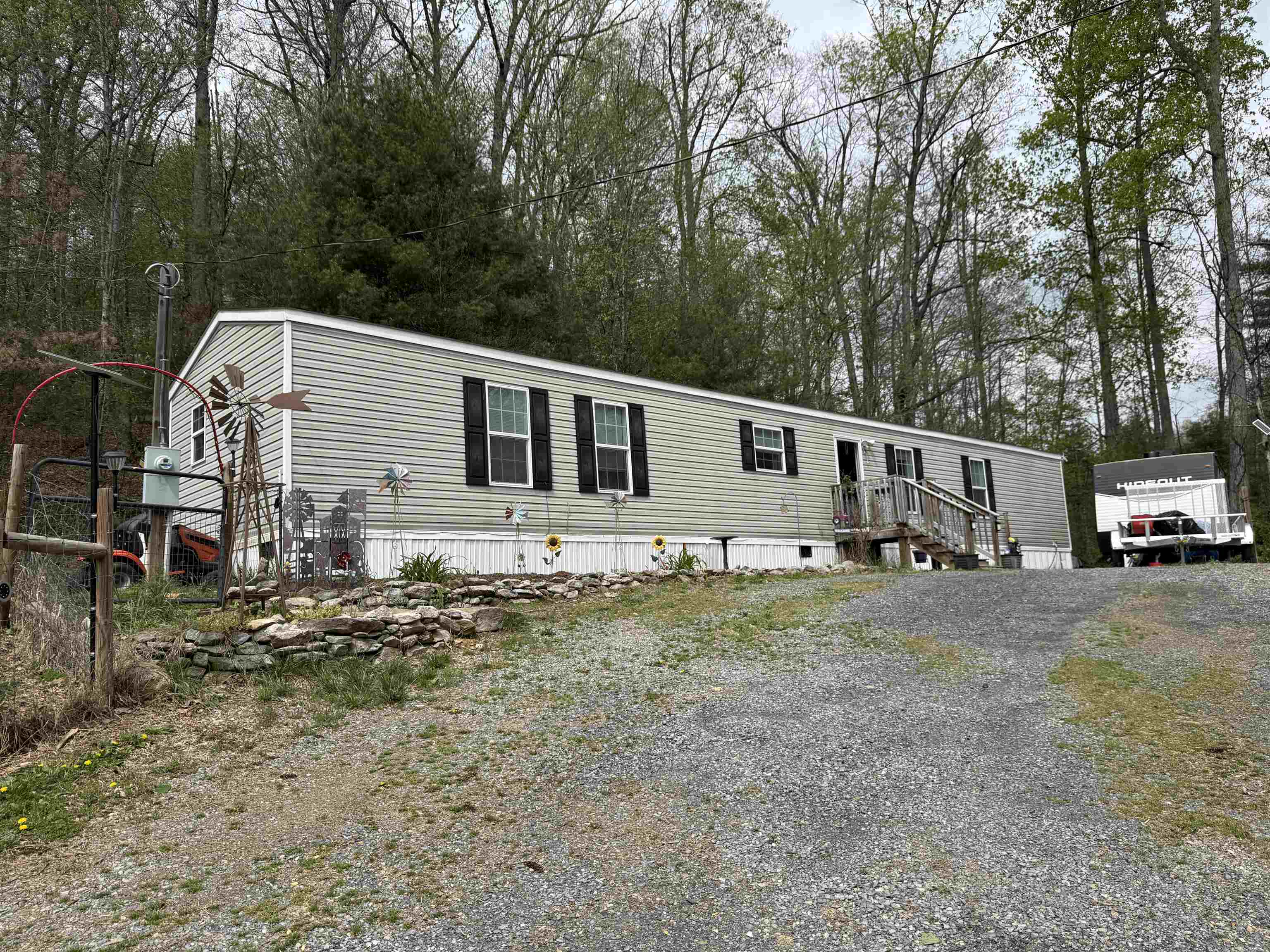 3731 Sunflower Road Pilot VA 24138