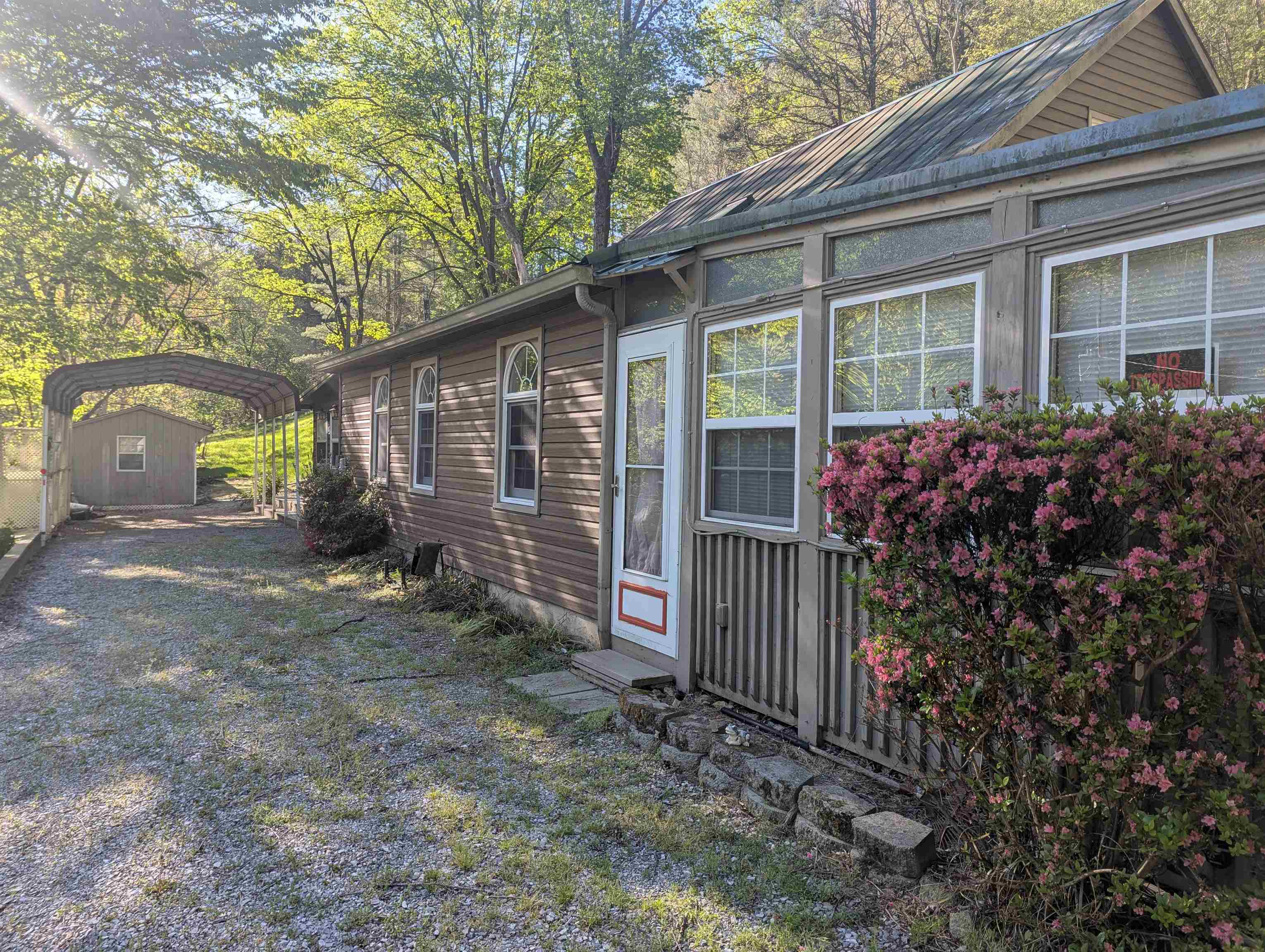 2806 Shawsville Pike NE Shawsville VA 24162