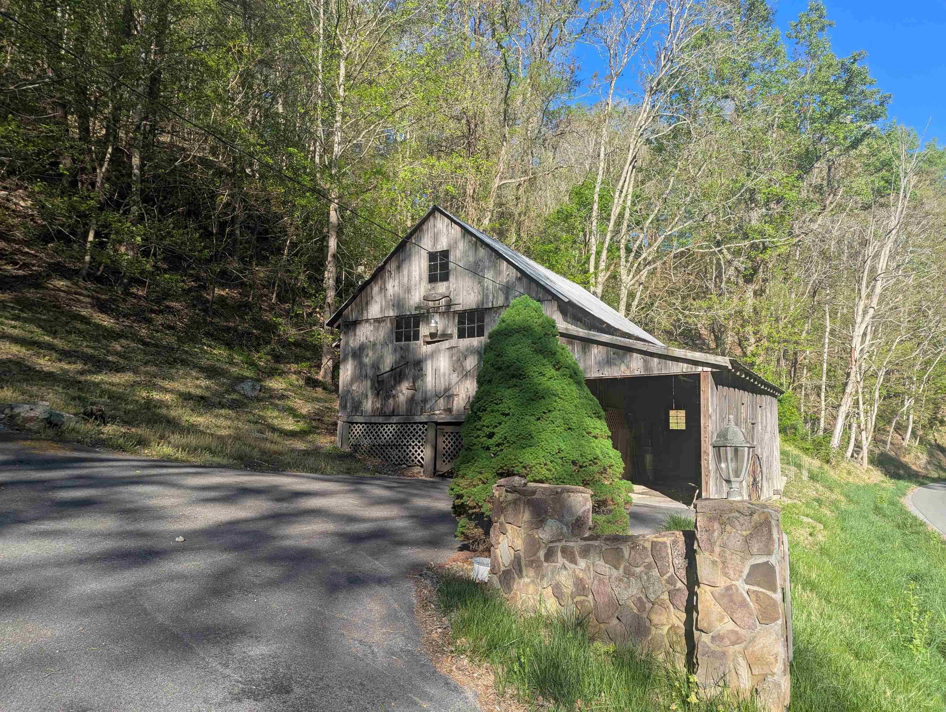 2806 Shawsville Pike NE Shawsville VA 24162
