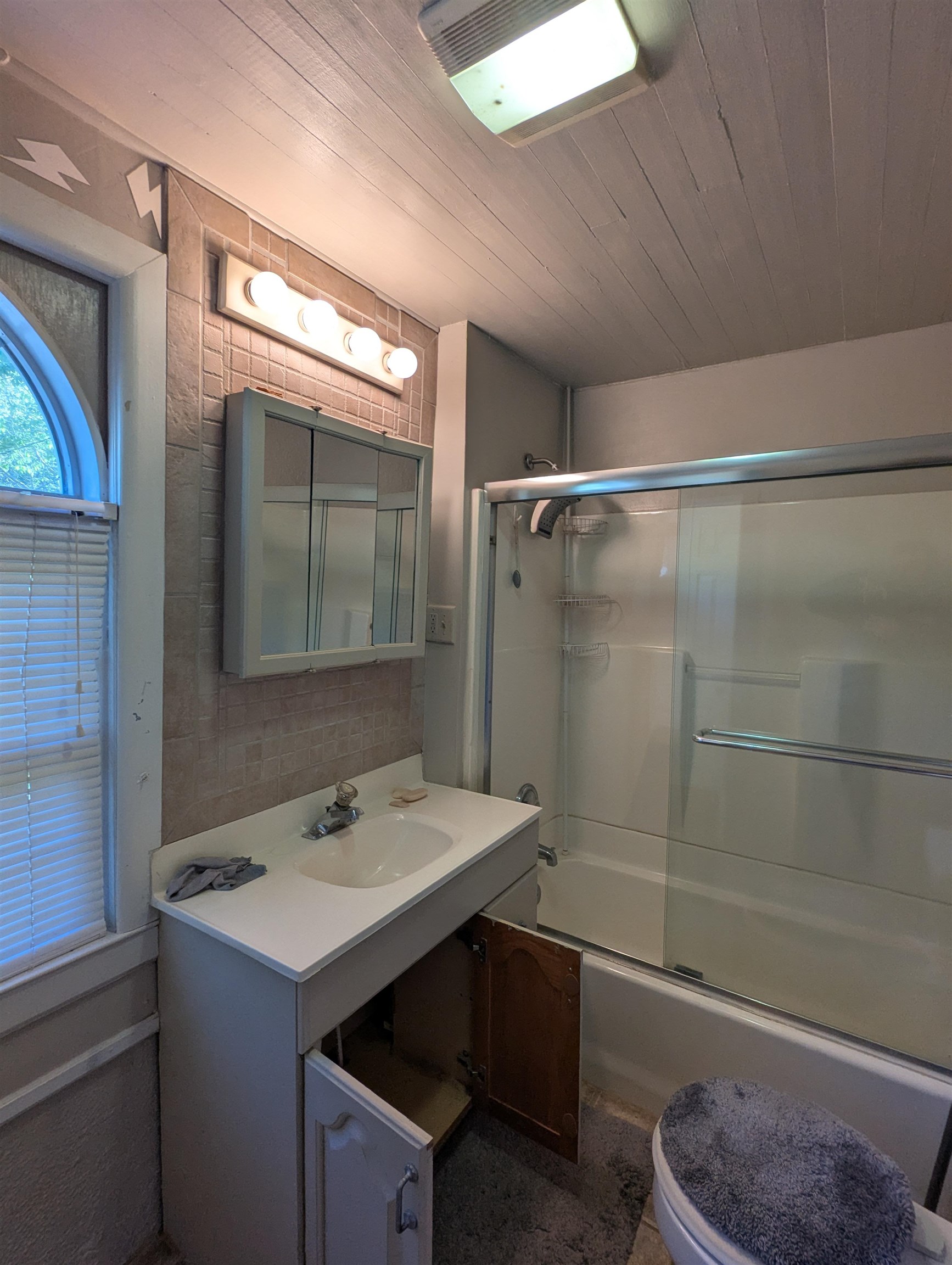 2806 Shawsville Pike NE Shawsville VA 24162