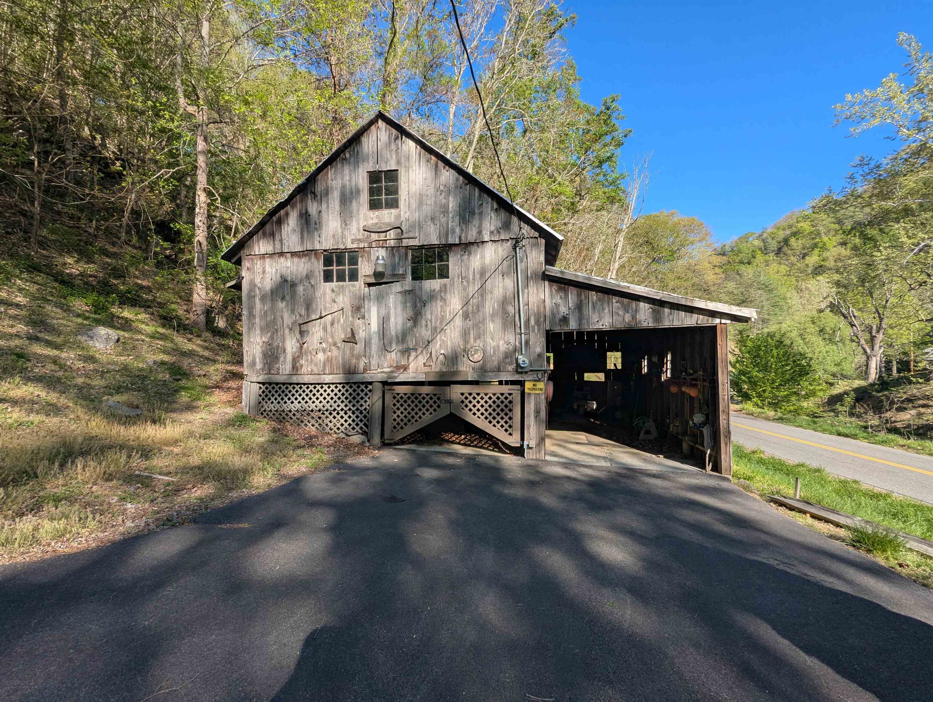 2806 Shawsville Pike NE Shawsville VA 24162